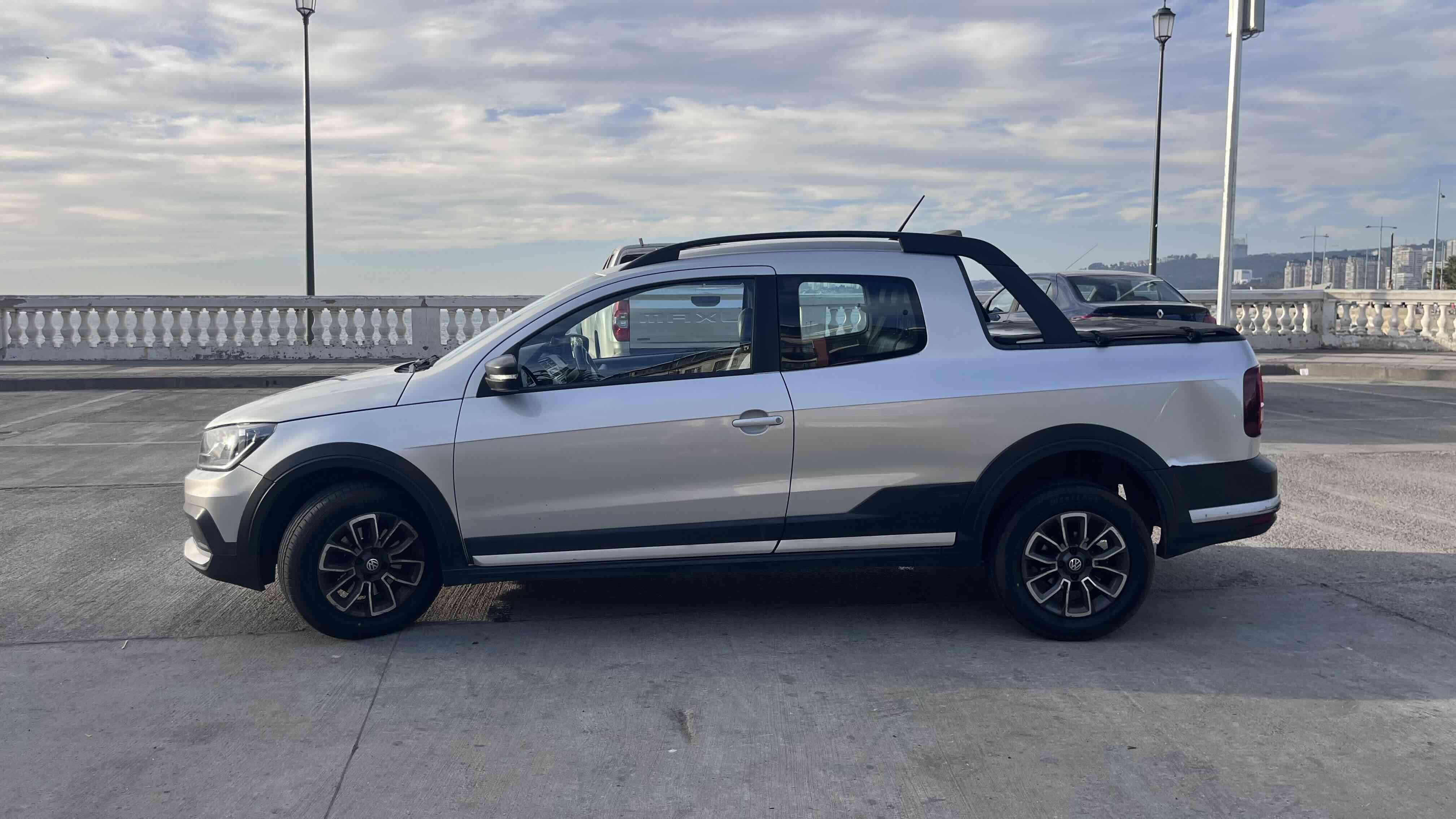 Camioneta Volkswagen Saveiro Cross - miniatura 2