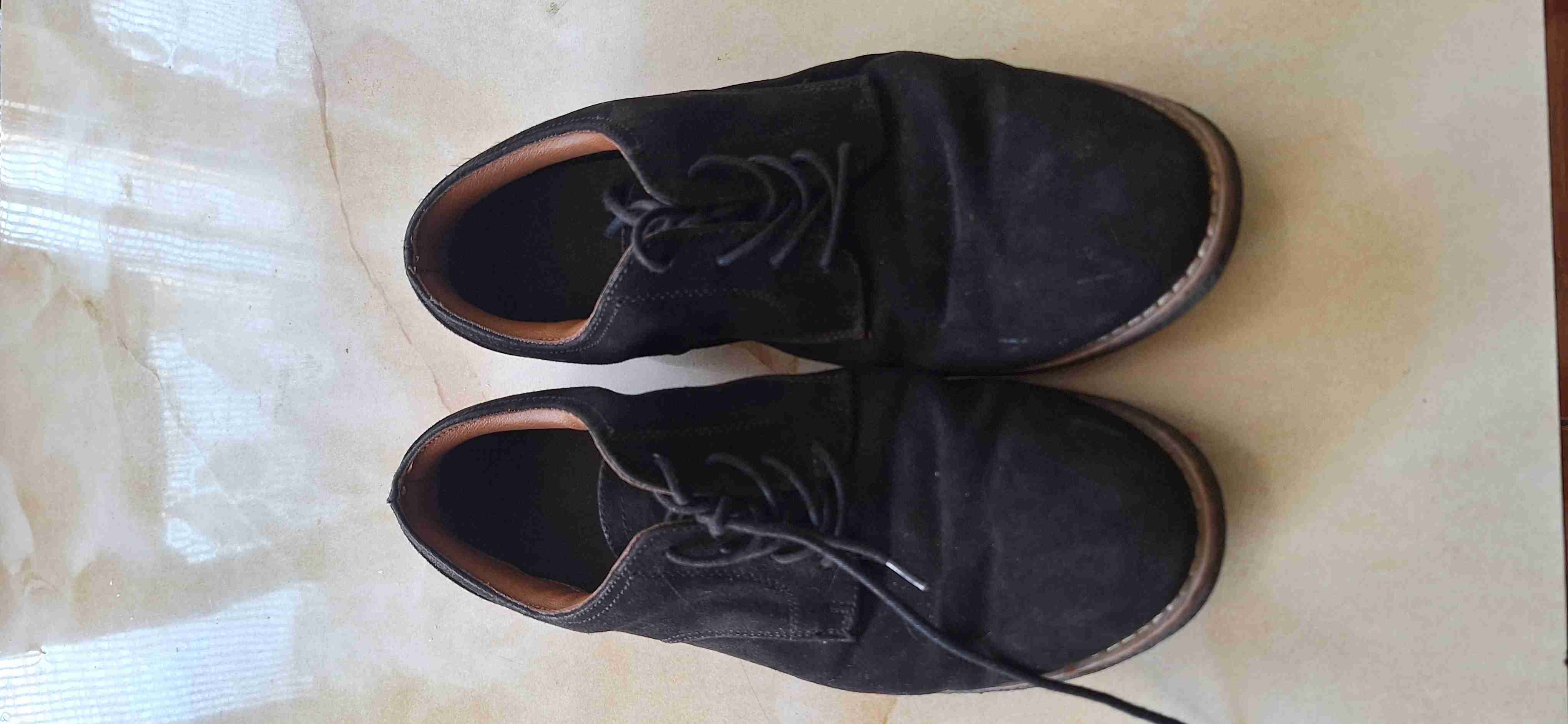 Zapatos negros de gamuza