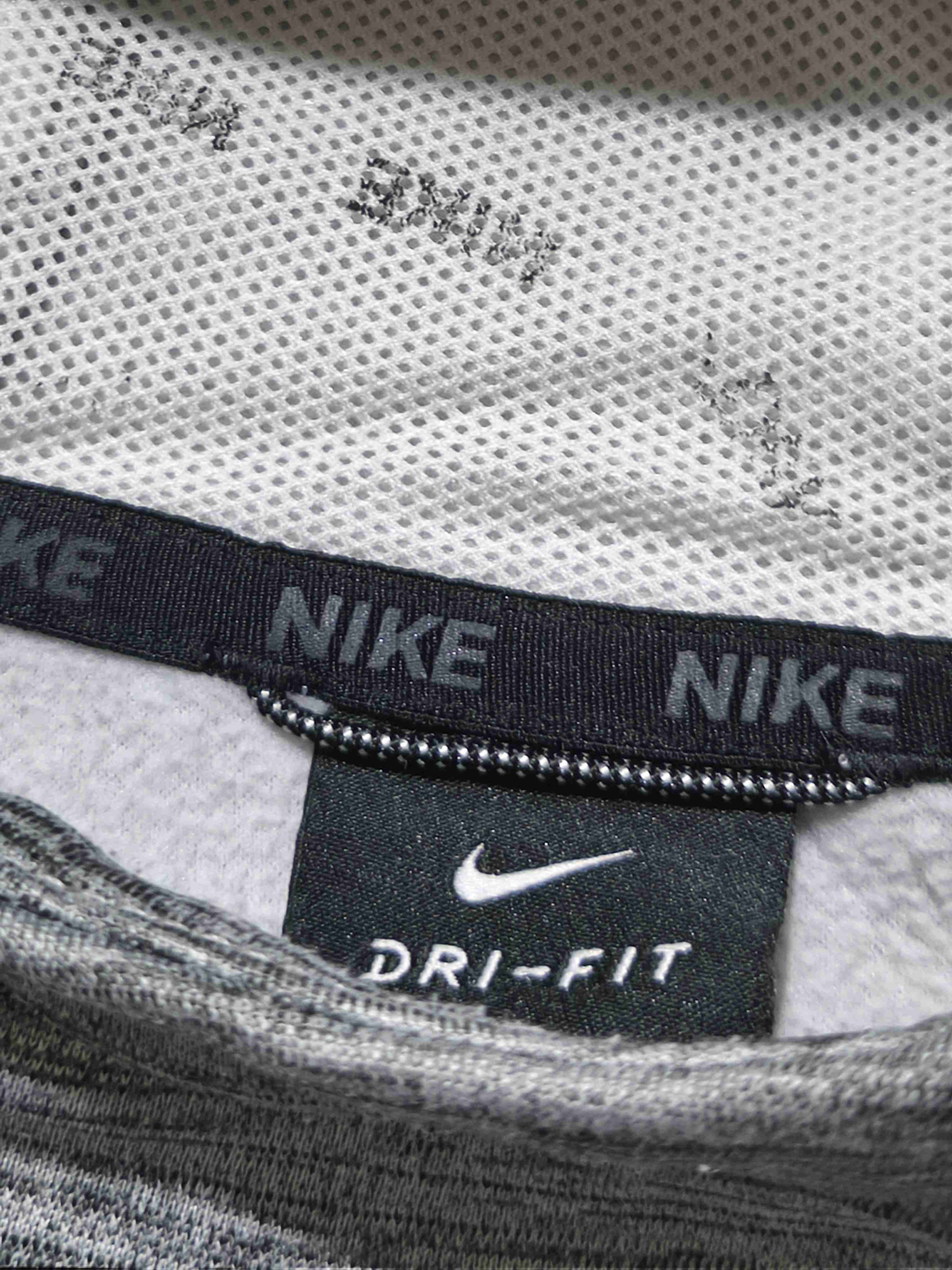 Polerón gris Nike con capucha - 3