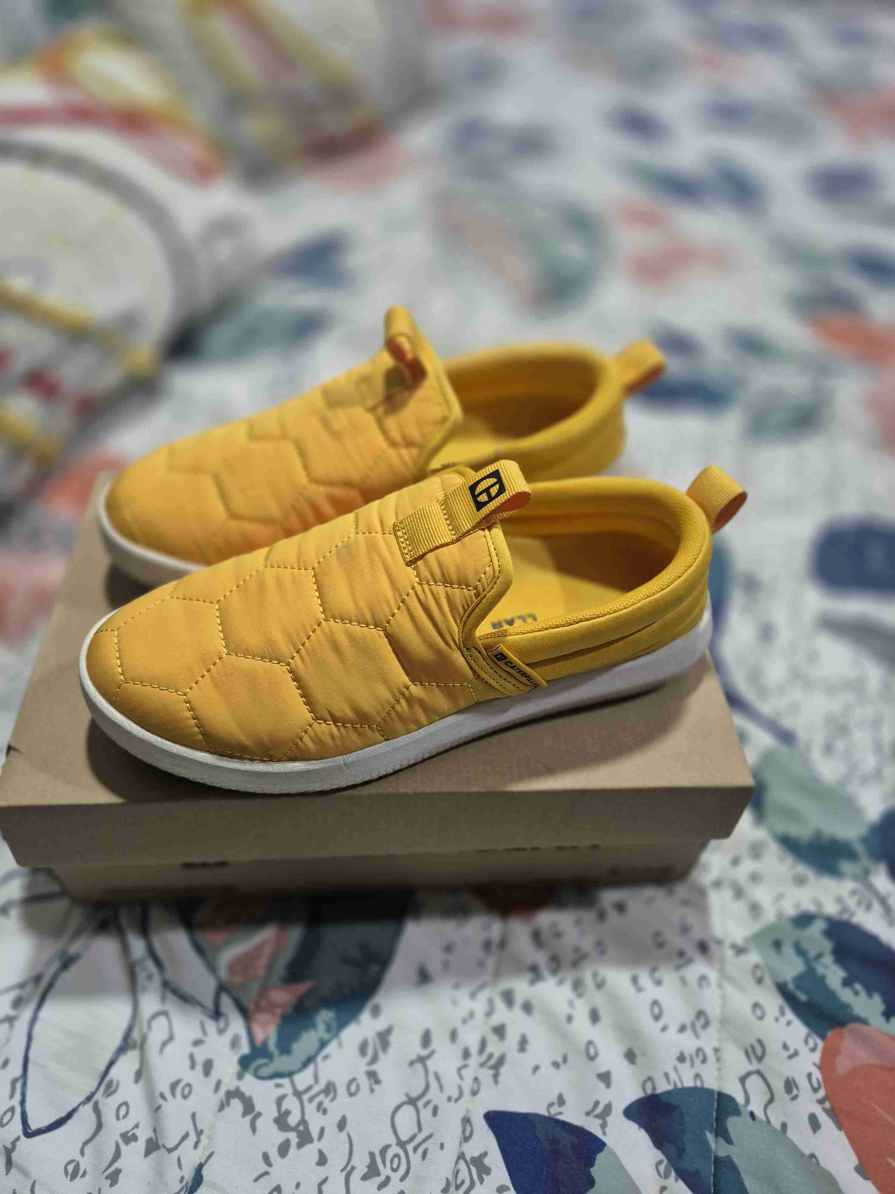 Zapatillas amarillas acolchadas caterpillar - 1