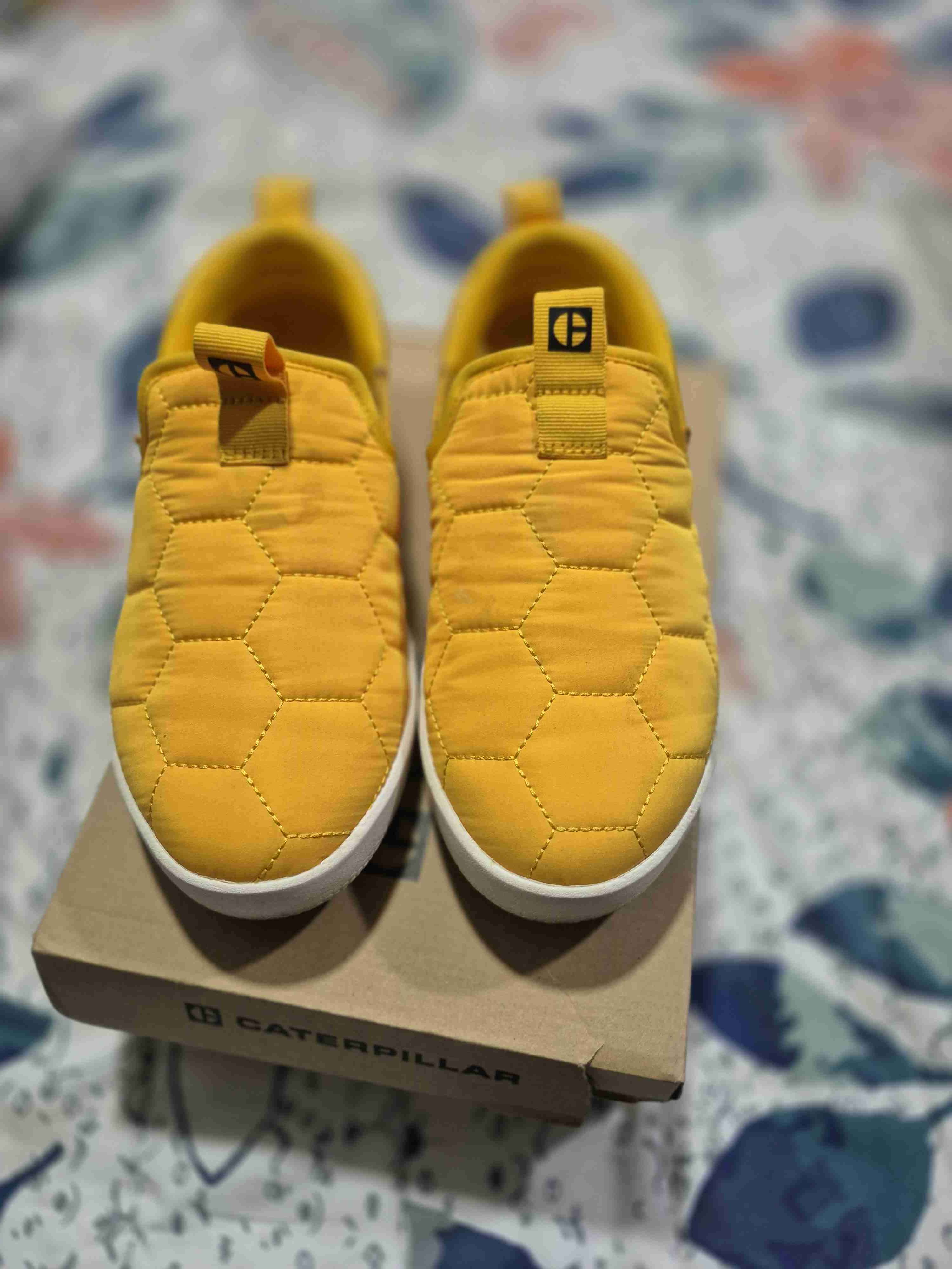 Zapatillas amarillas acolchadas caterpillar - 2