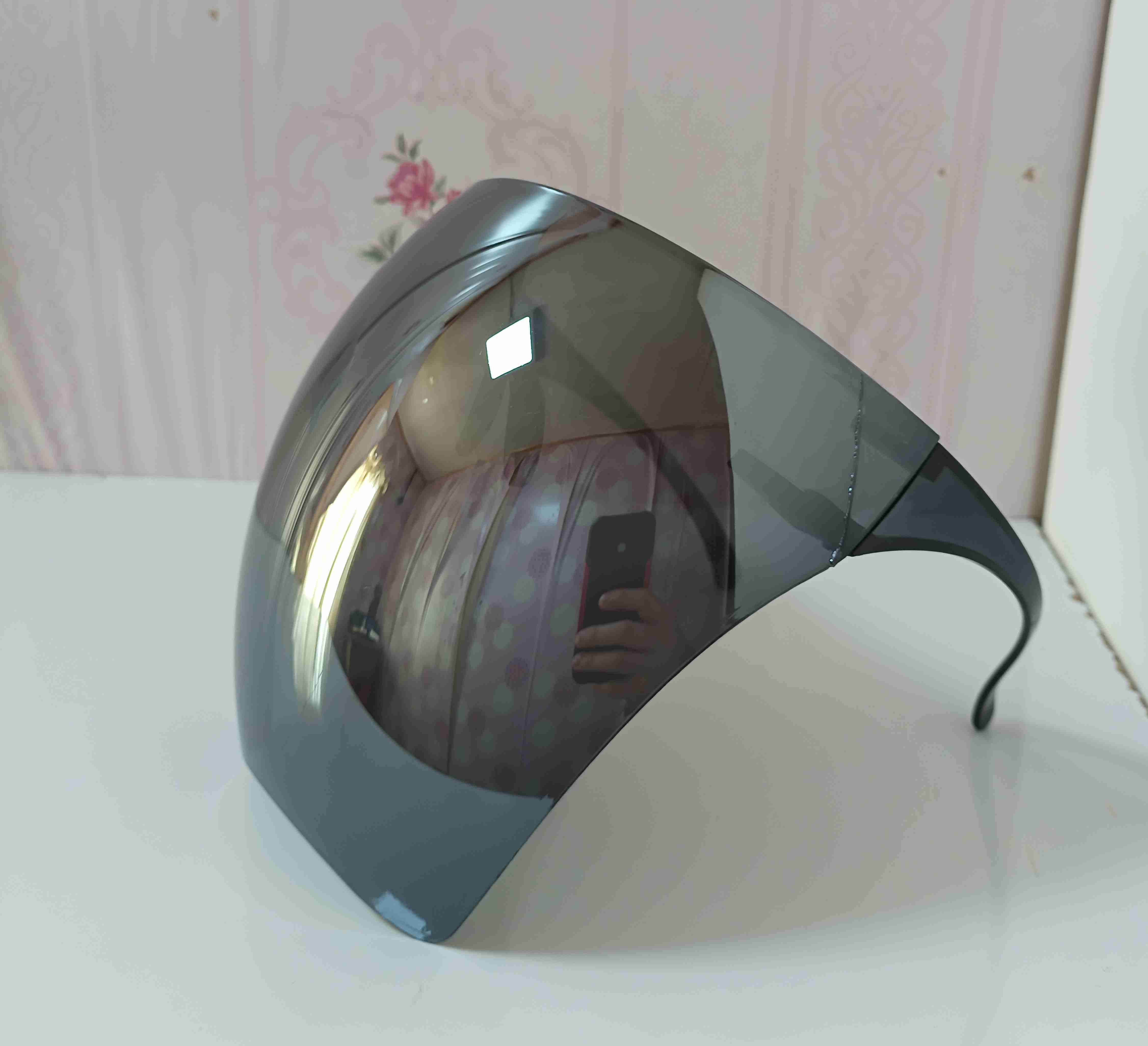 Visera protectora oscura - 1