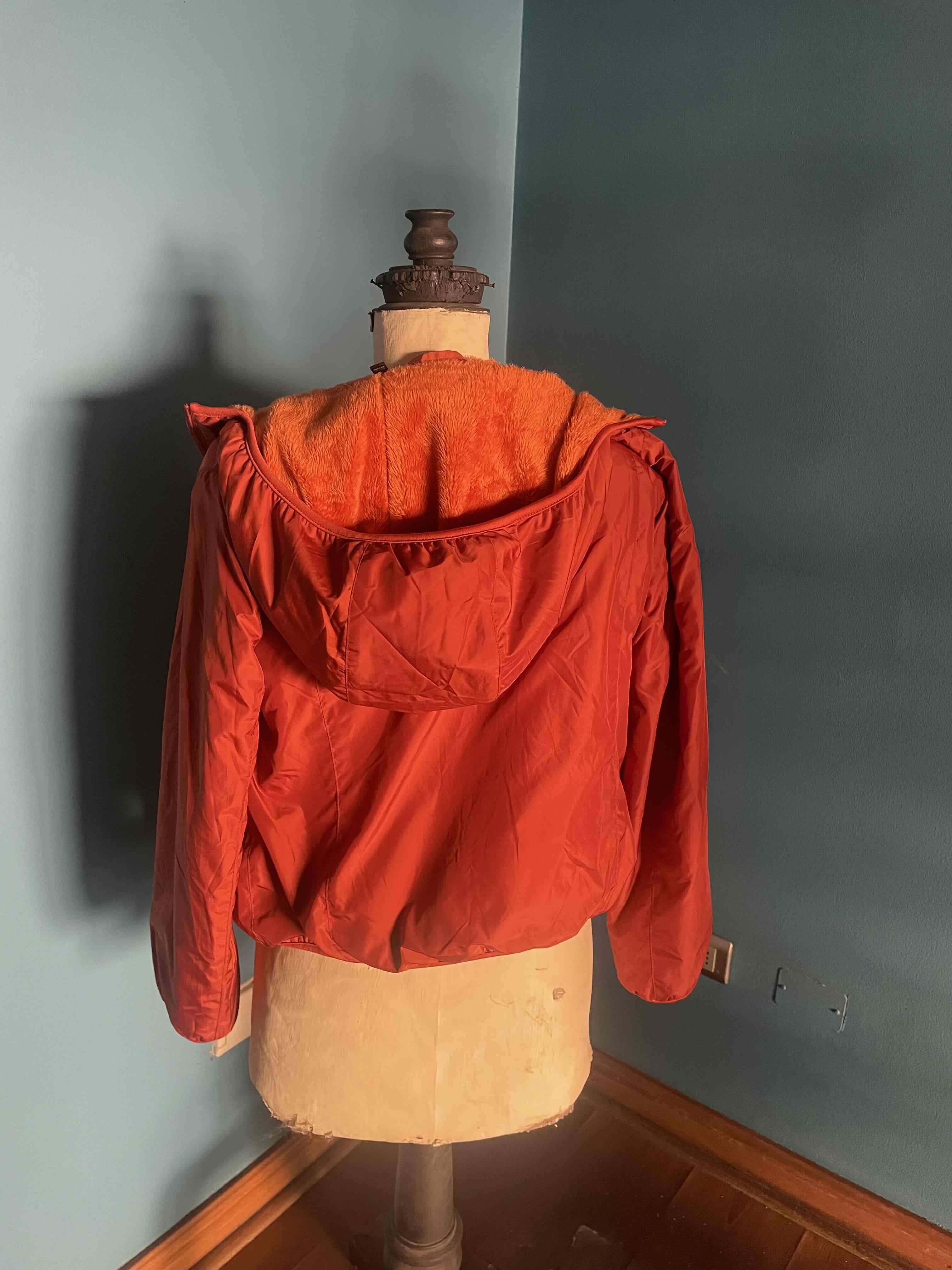 Cortaviento naranjo oscuro con interior de peluche - 3