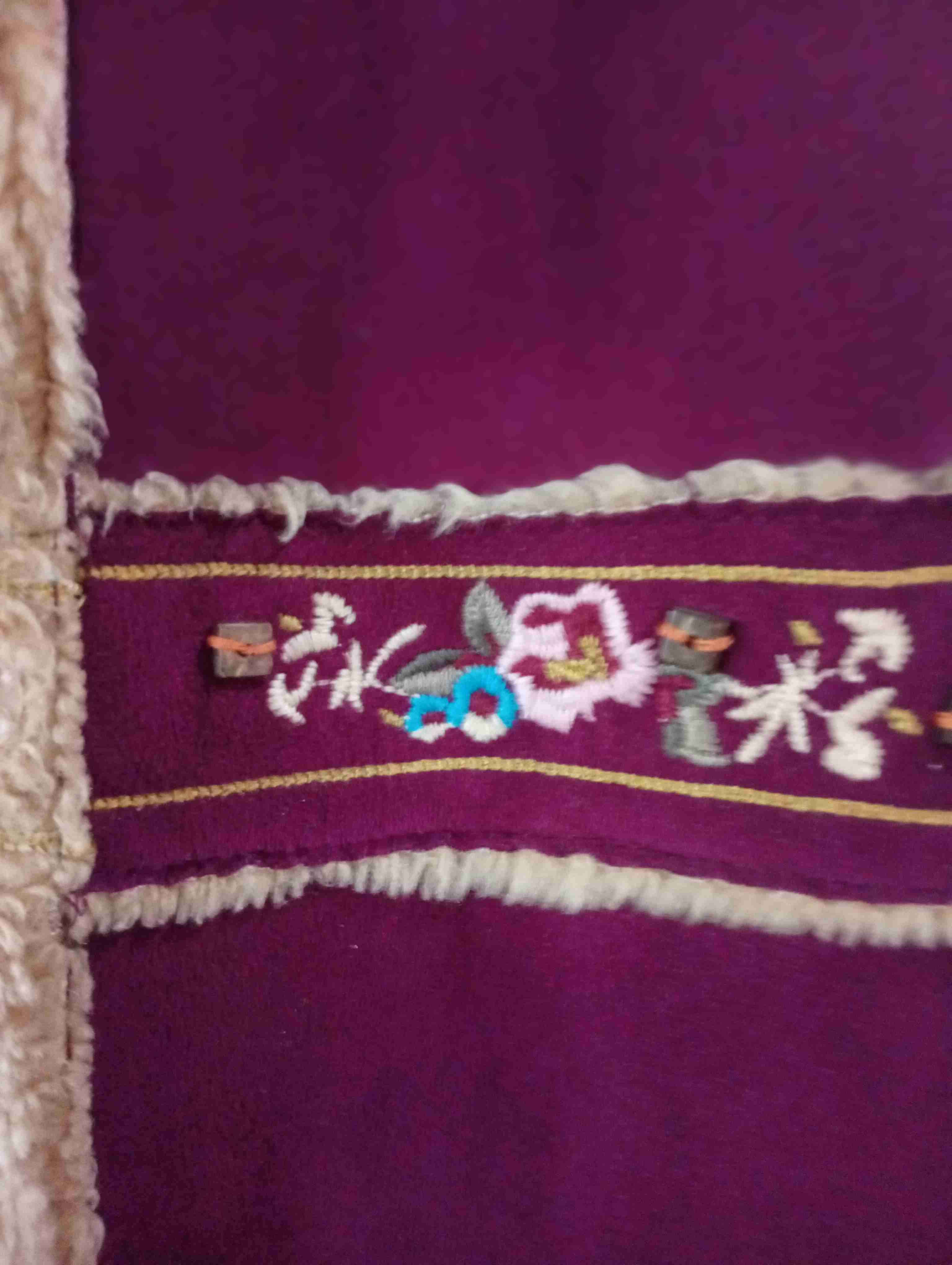 Abrigo morado con forro de piel - miniatura 2