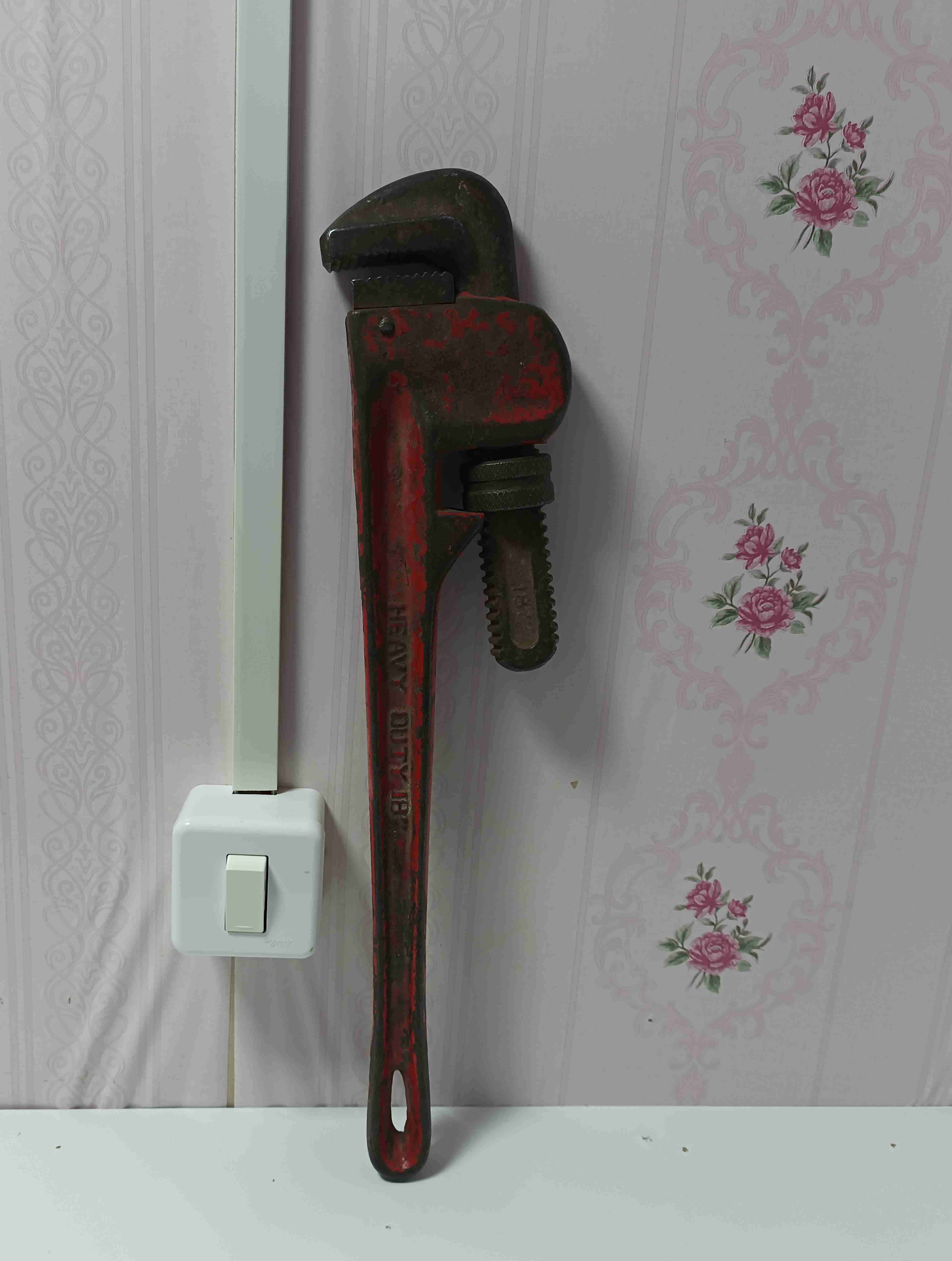 Llave Stillson roja 18' - miniatura 1