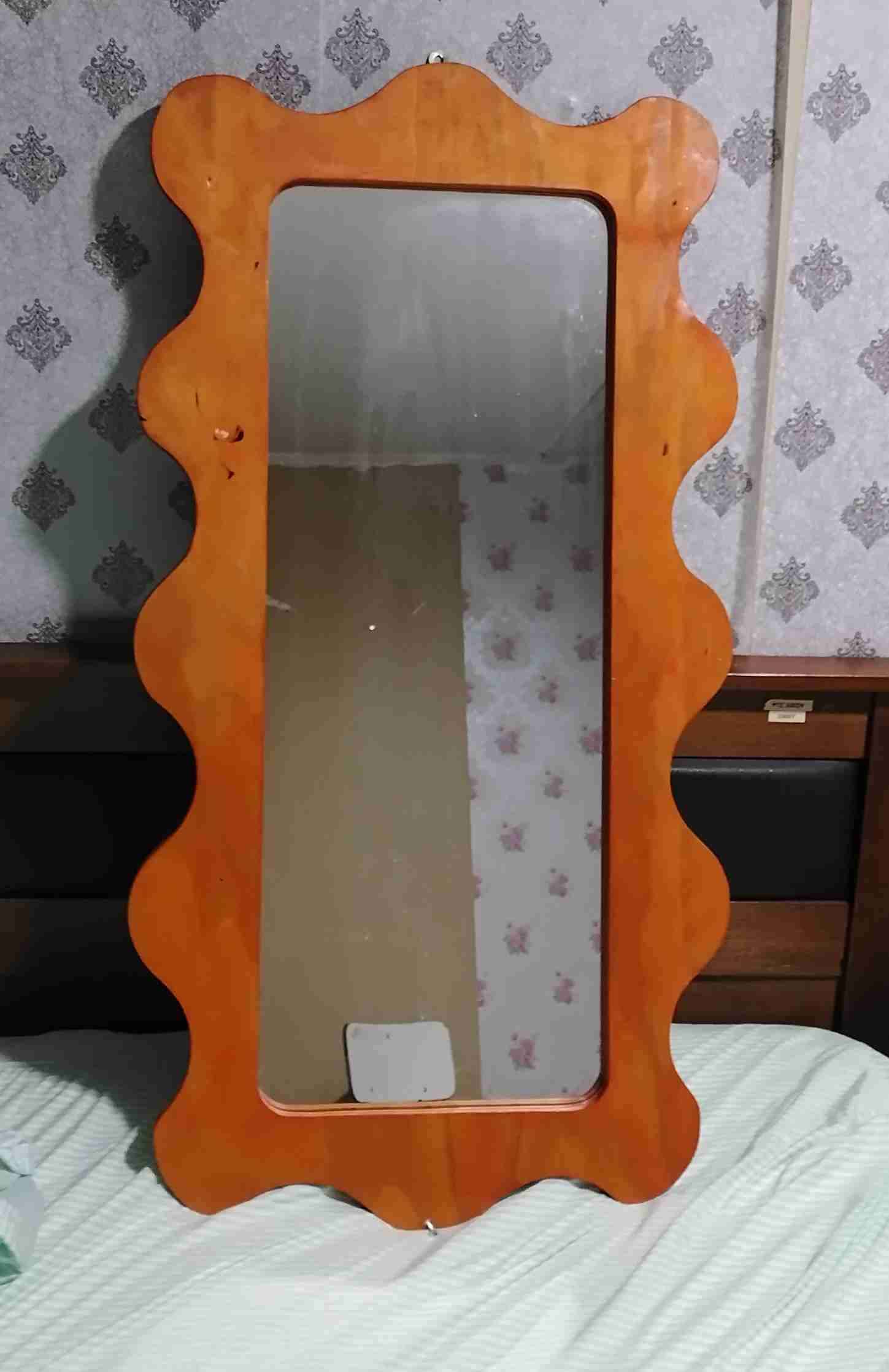 Espejo de pared con marco de madera - 3