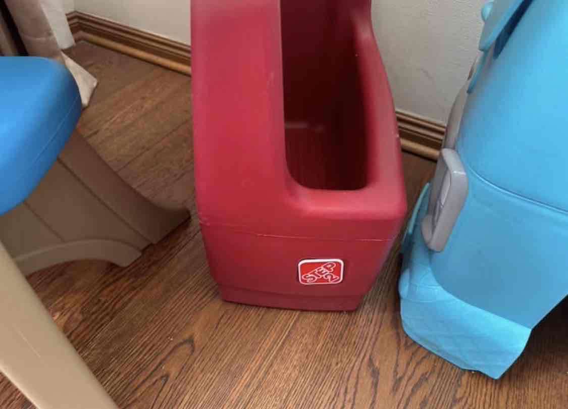 Escritorio infantil Step2 casi nuevo - miniatura 2