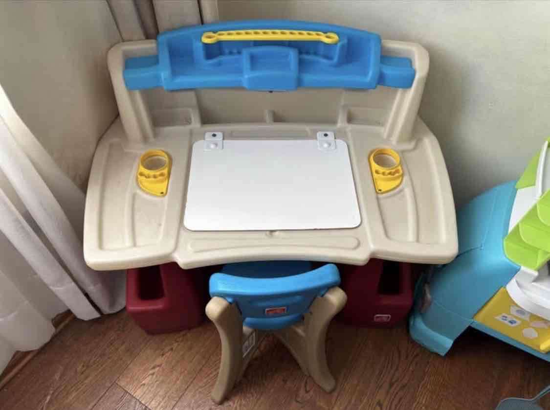 Escritorio infantil Step2 casi nuevo - miniatura 5