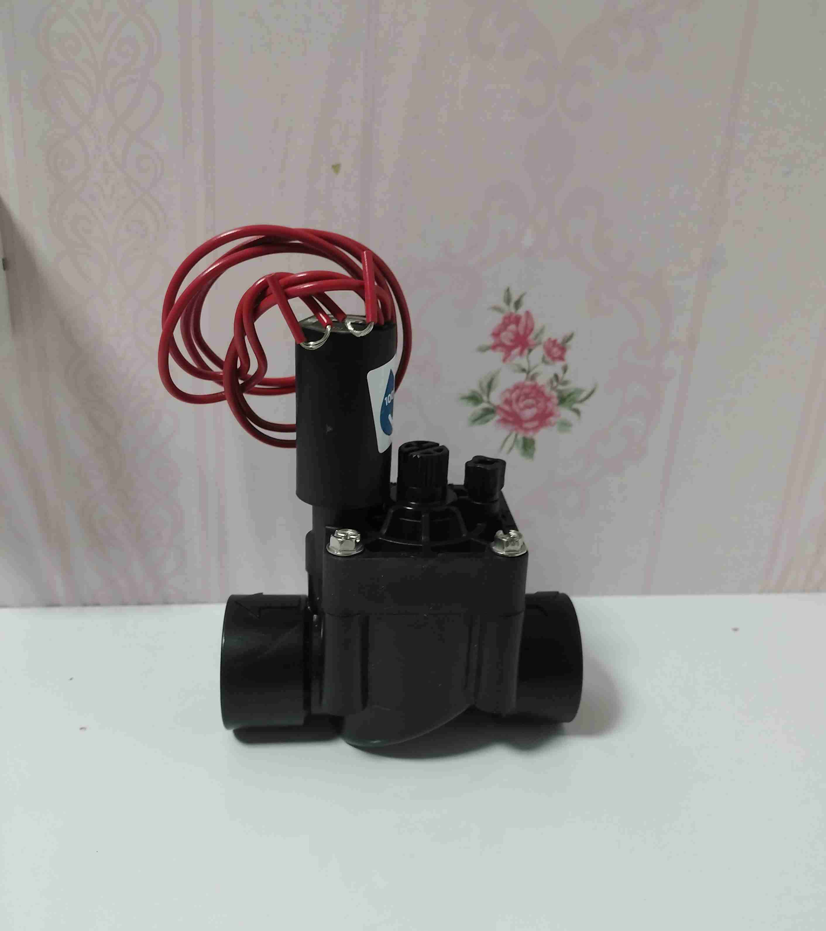 Válvula solenoide con regulador para riego - miniatura 2