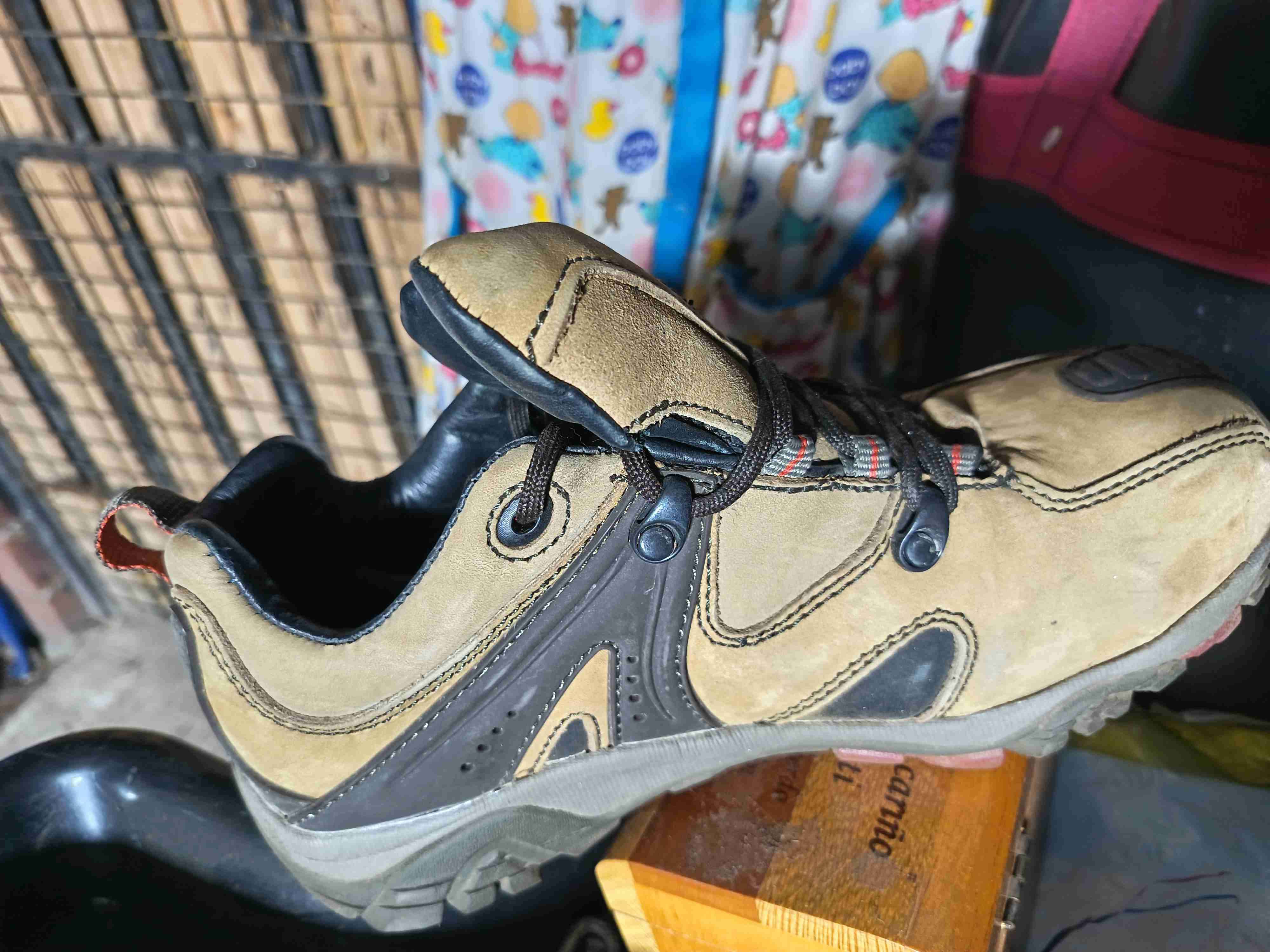 Botas de trekking marrones - miniatura 2