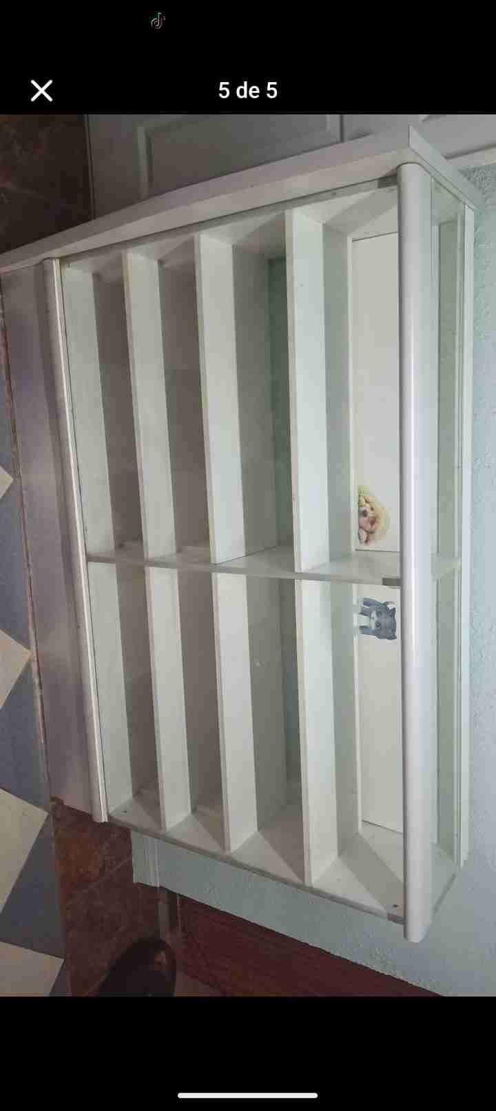 Vitrina de vidrio y madera - miniatura 1