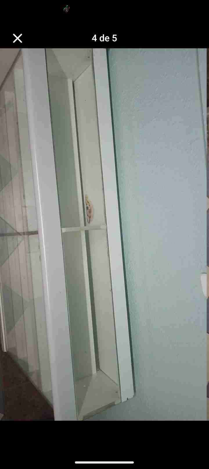 Vitrina de vidrio y madera - miniatura 2