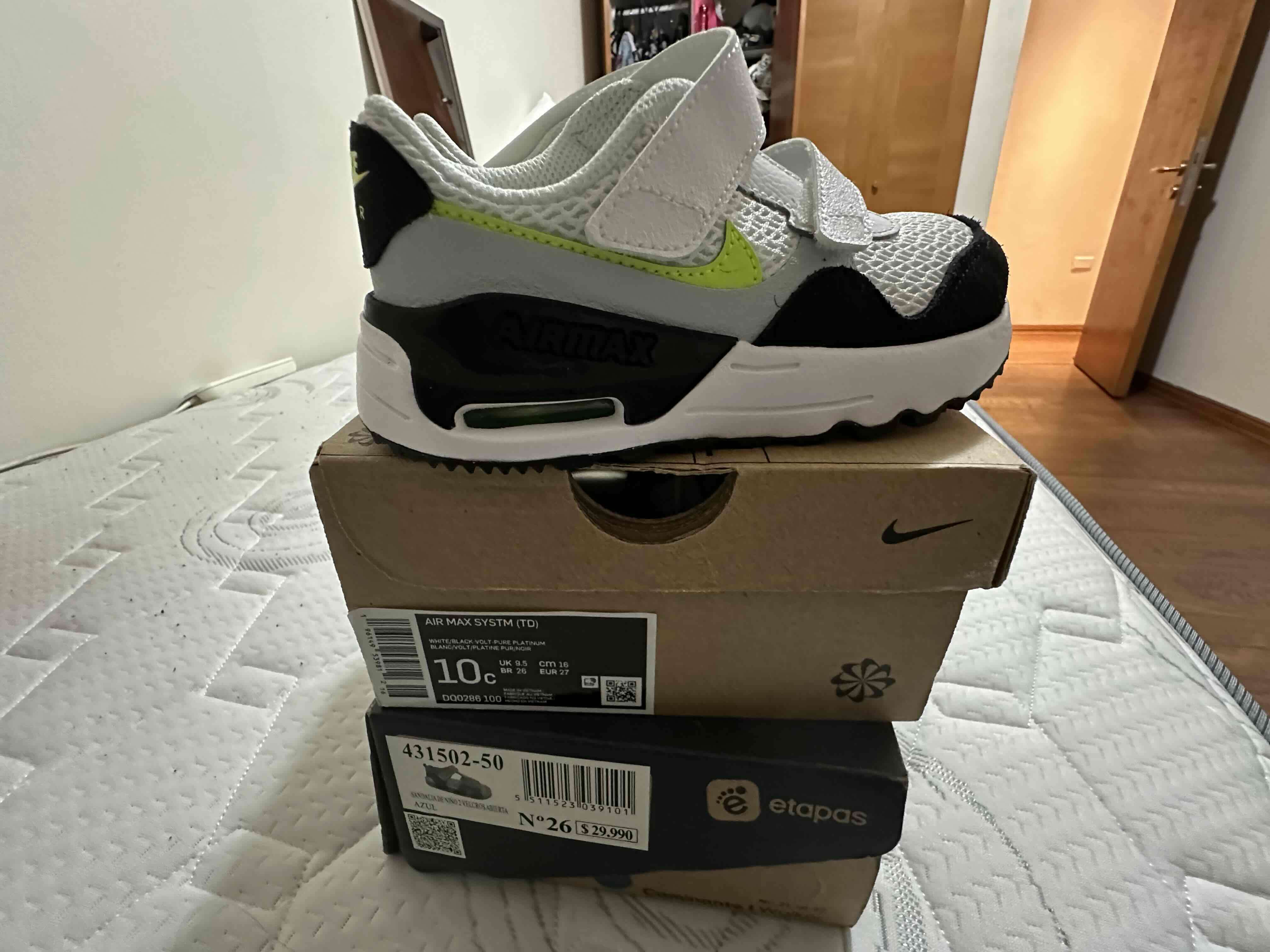 Zapatilla deportiva nike niño blanca y negra - 2