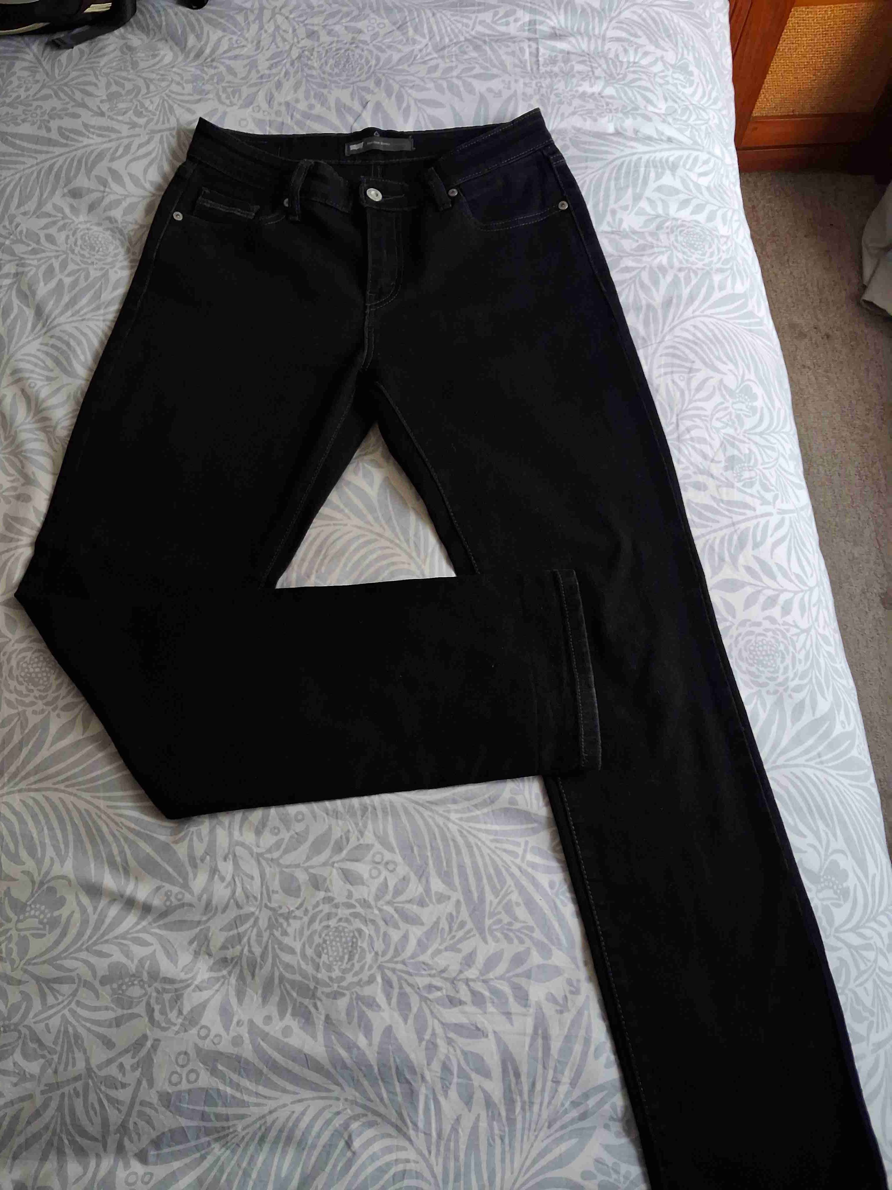 Jeans negros clásicos - miniatura 1