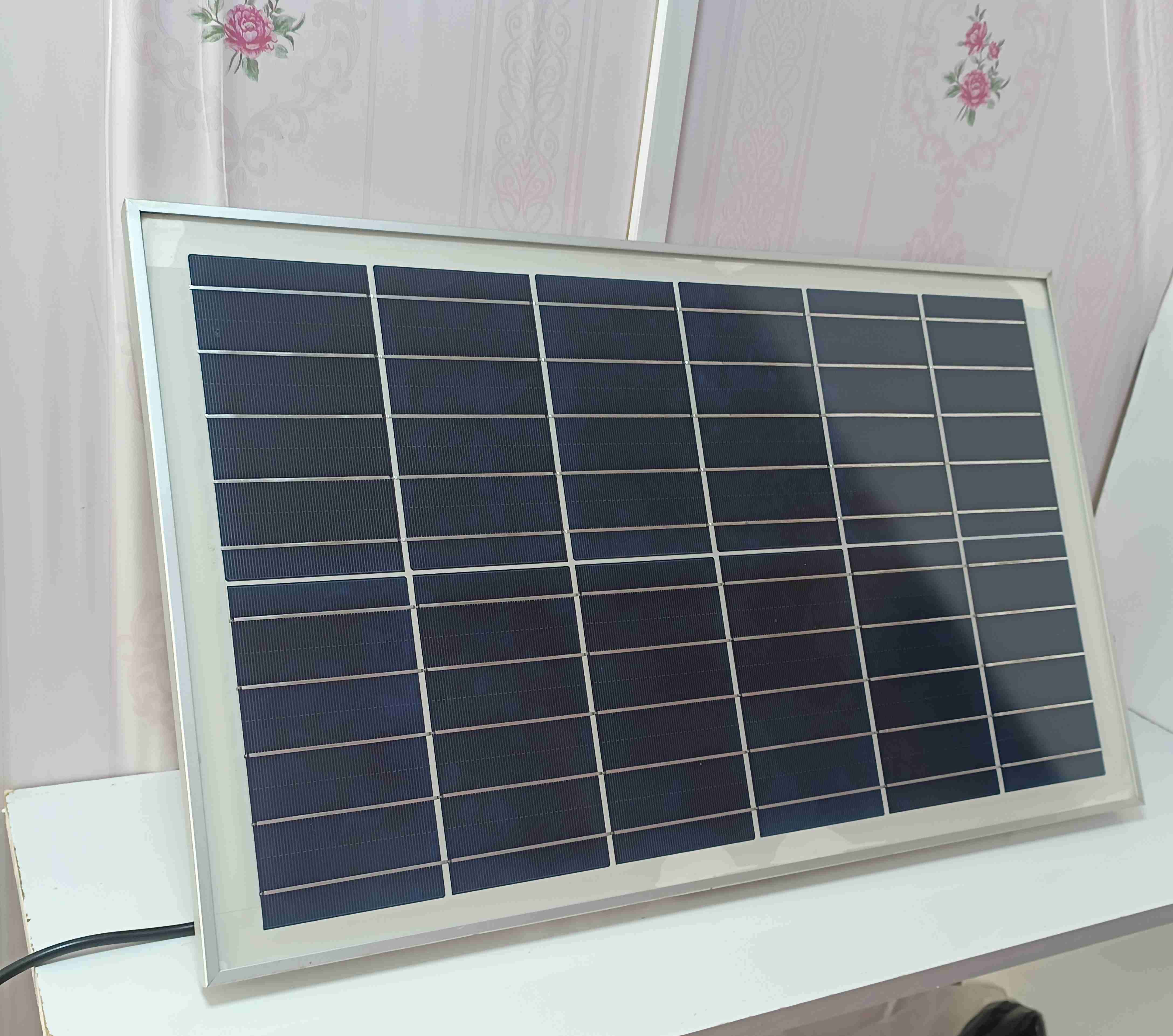 Panel solar fotovoltaico - miniatura 1