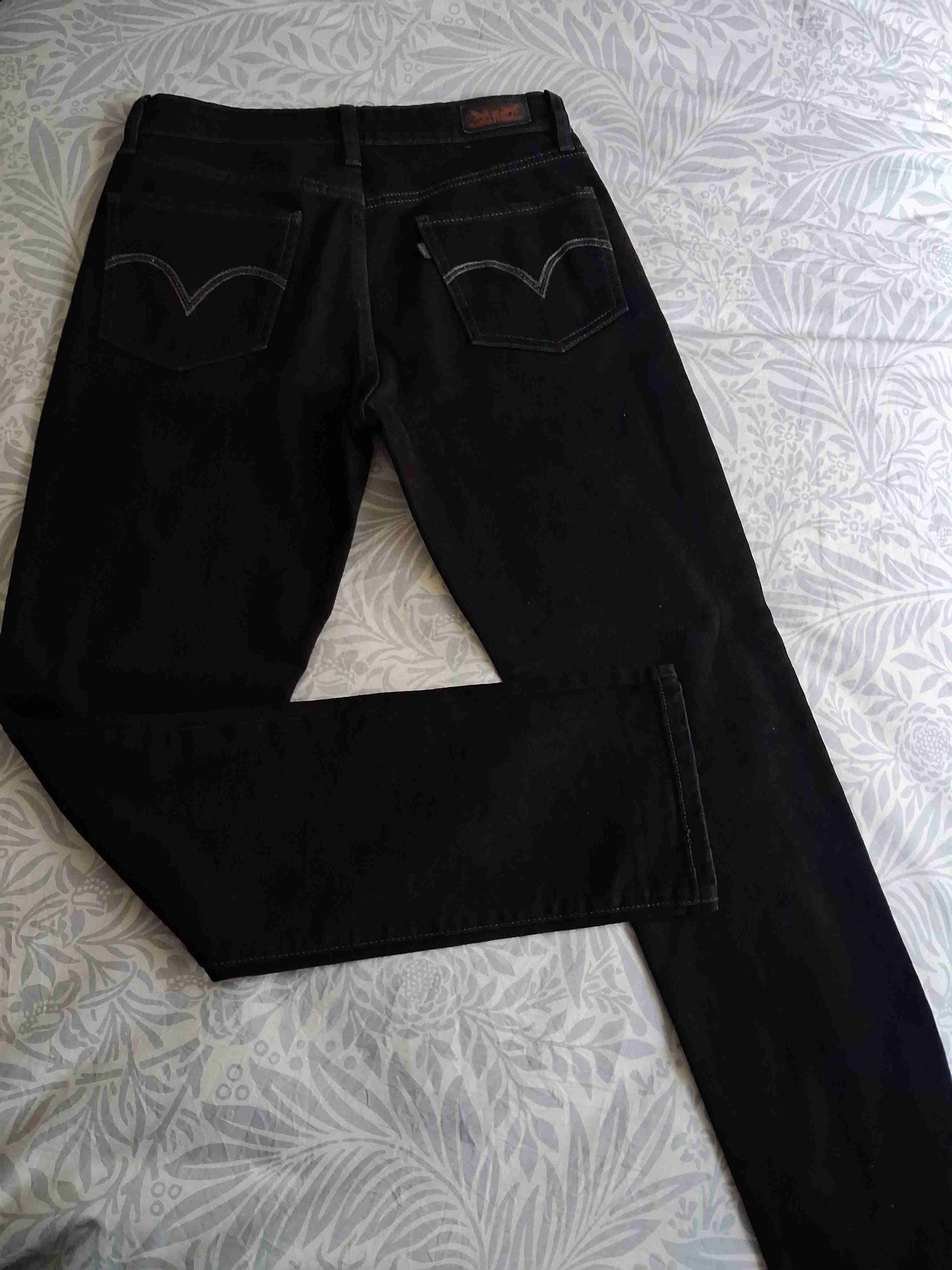 Jeans negros clásicos - miniatura 2