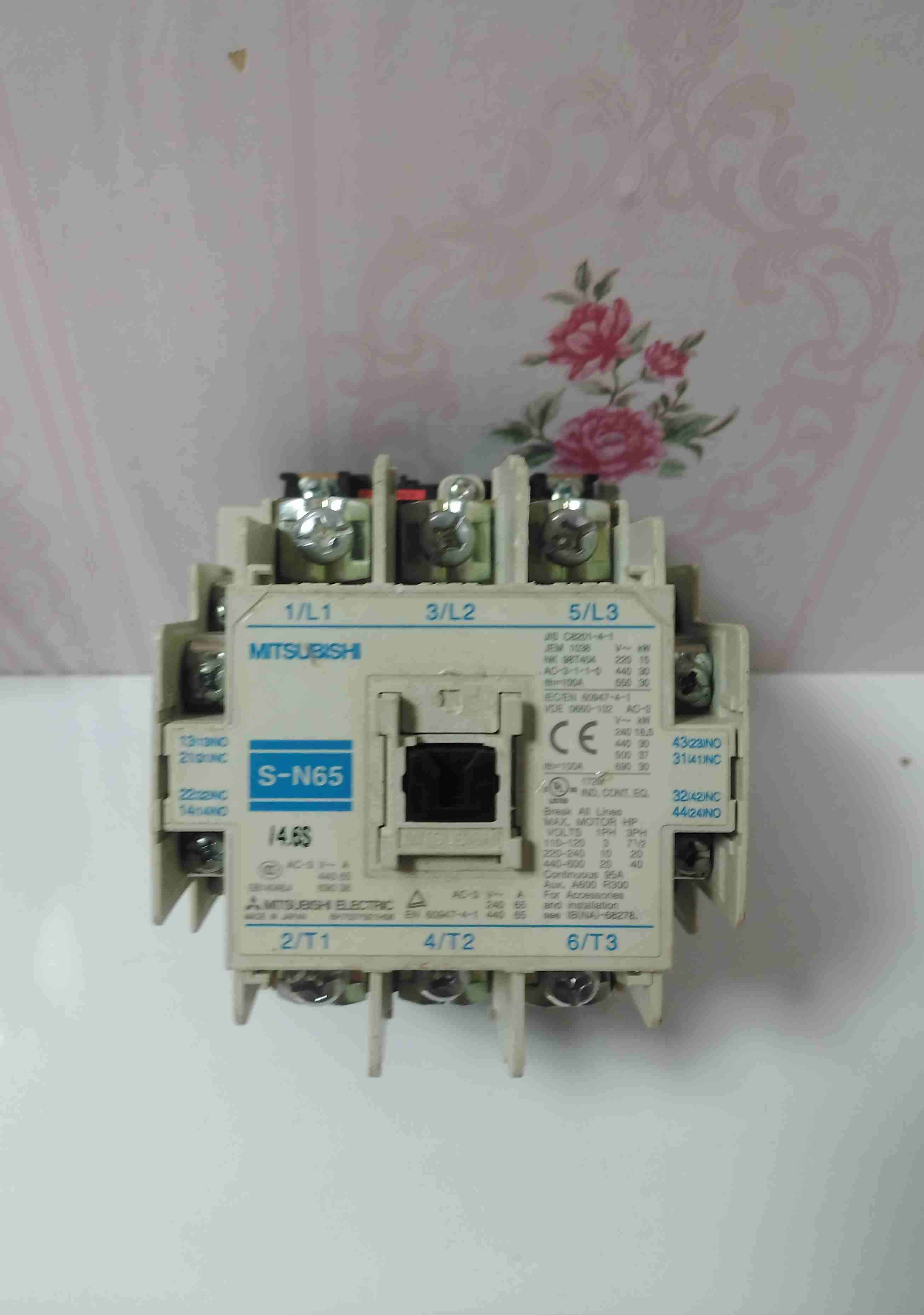 Contactor Mitsubishi 65 amperes - 2