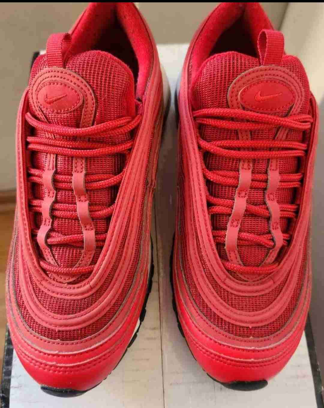 Zapatillas deportivas rojas - miniatura 3