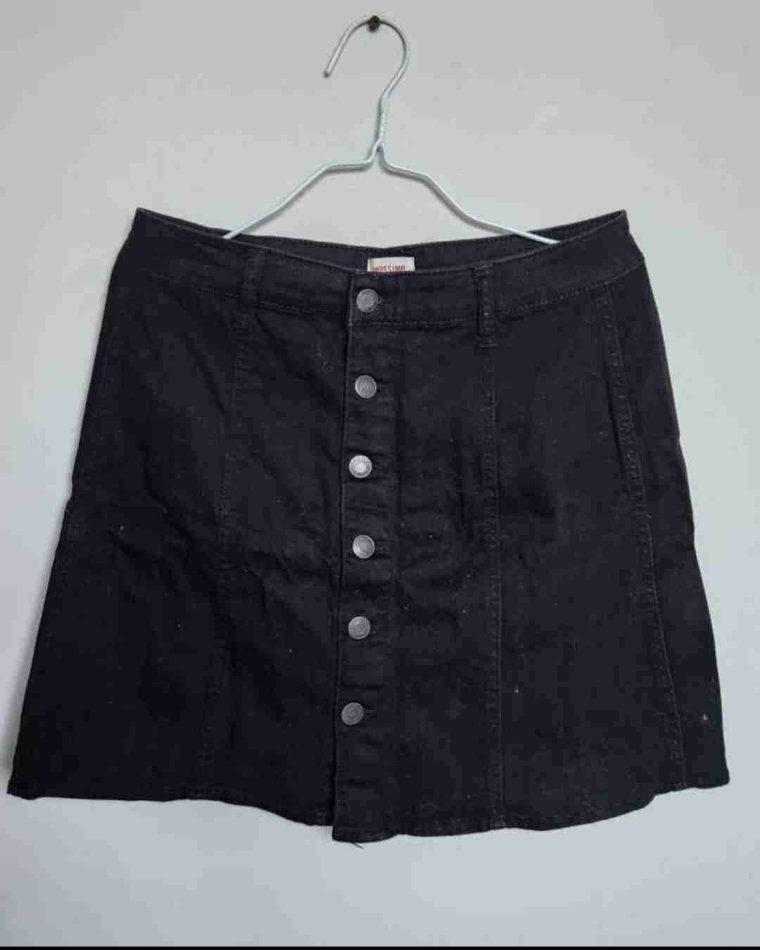 Falda negra con botones - 1