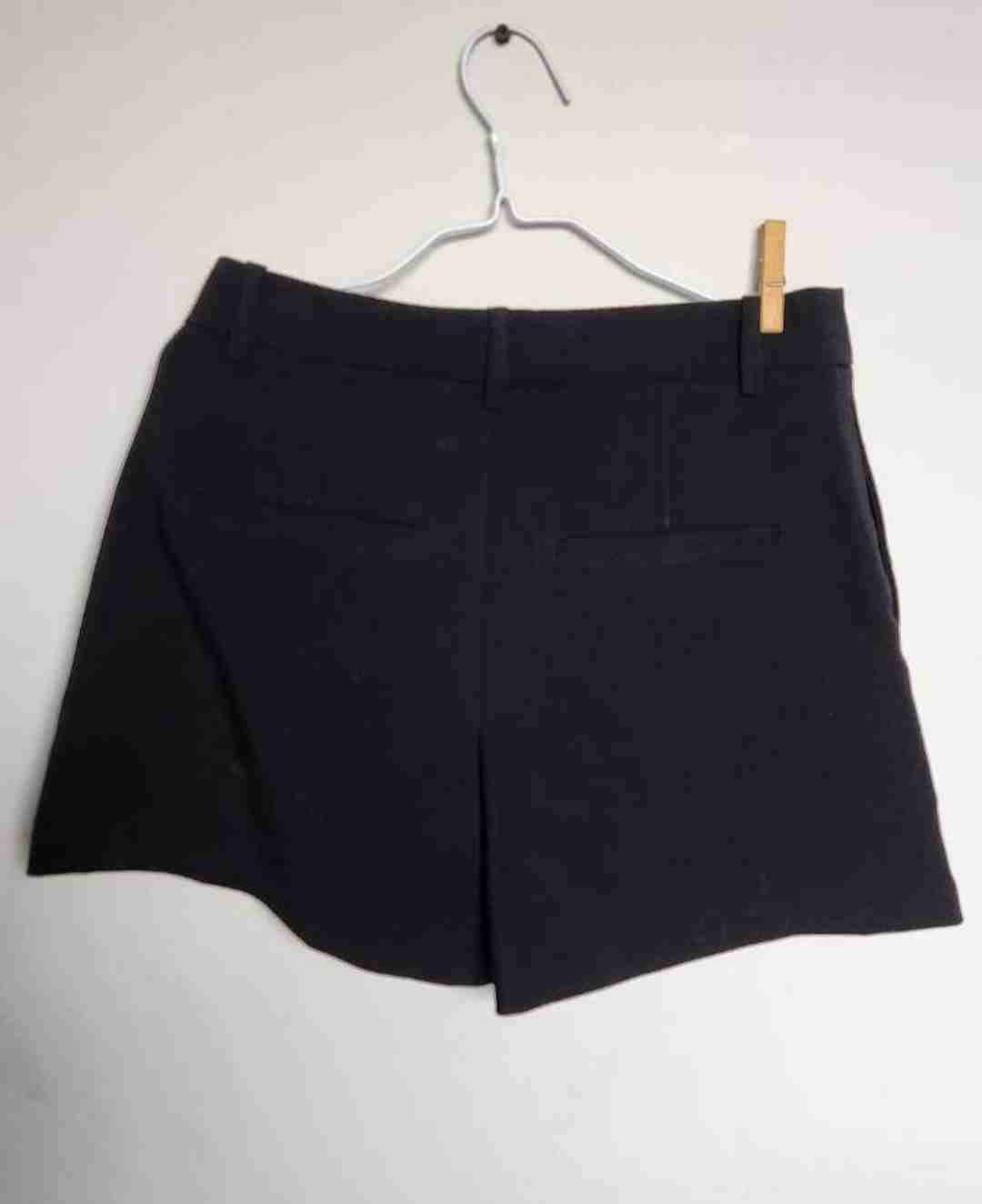 Shorts negros con detalles brillantes - miniatura 2