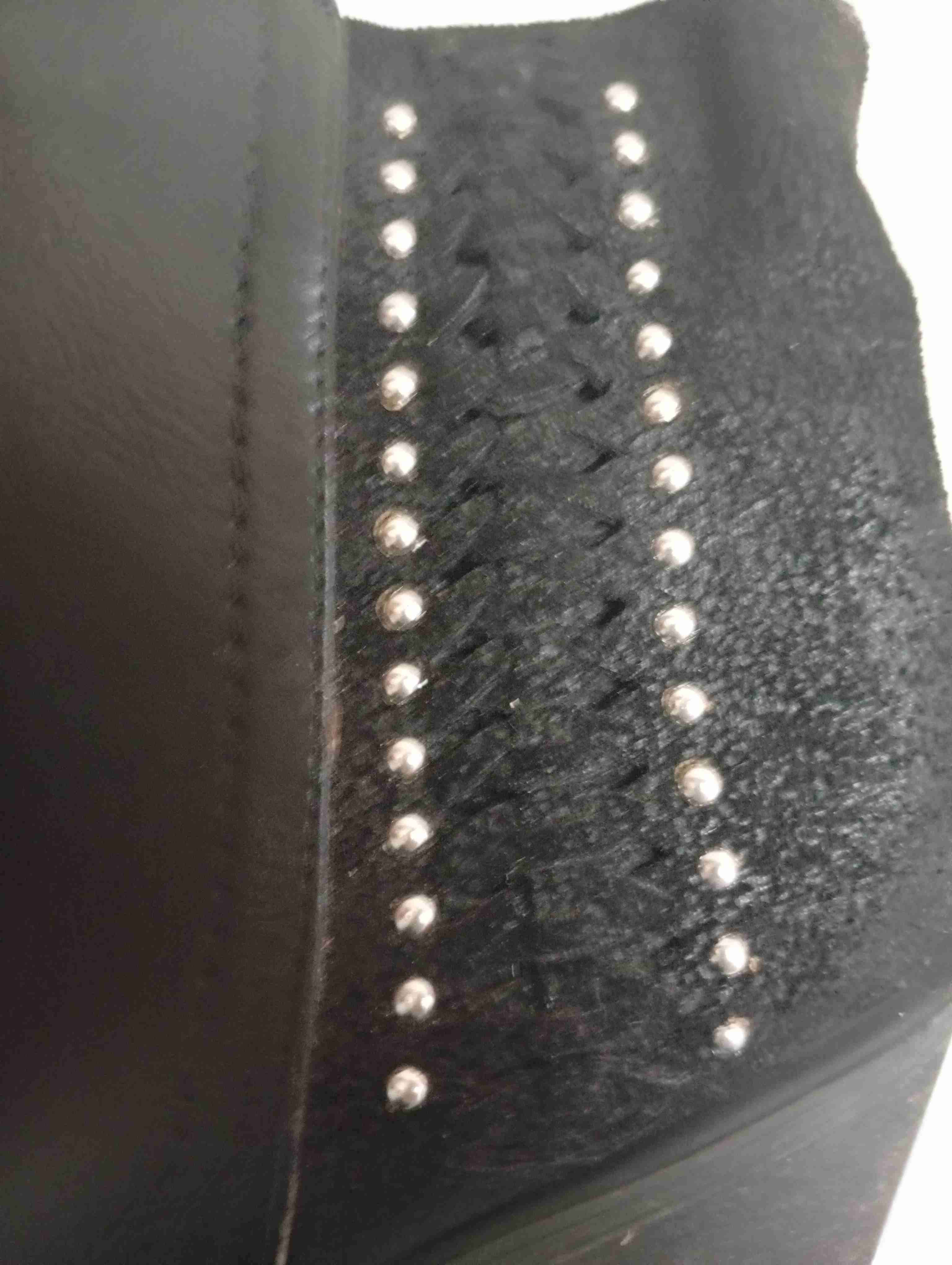 Botines negros con detalles metálicos - miniatura 2