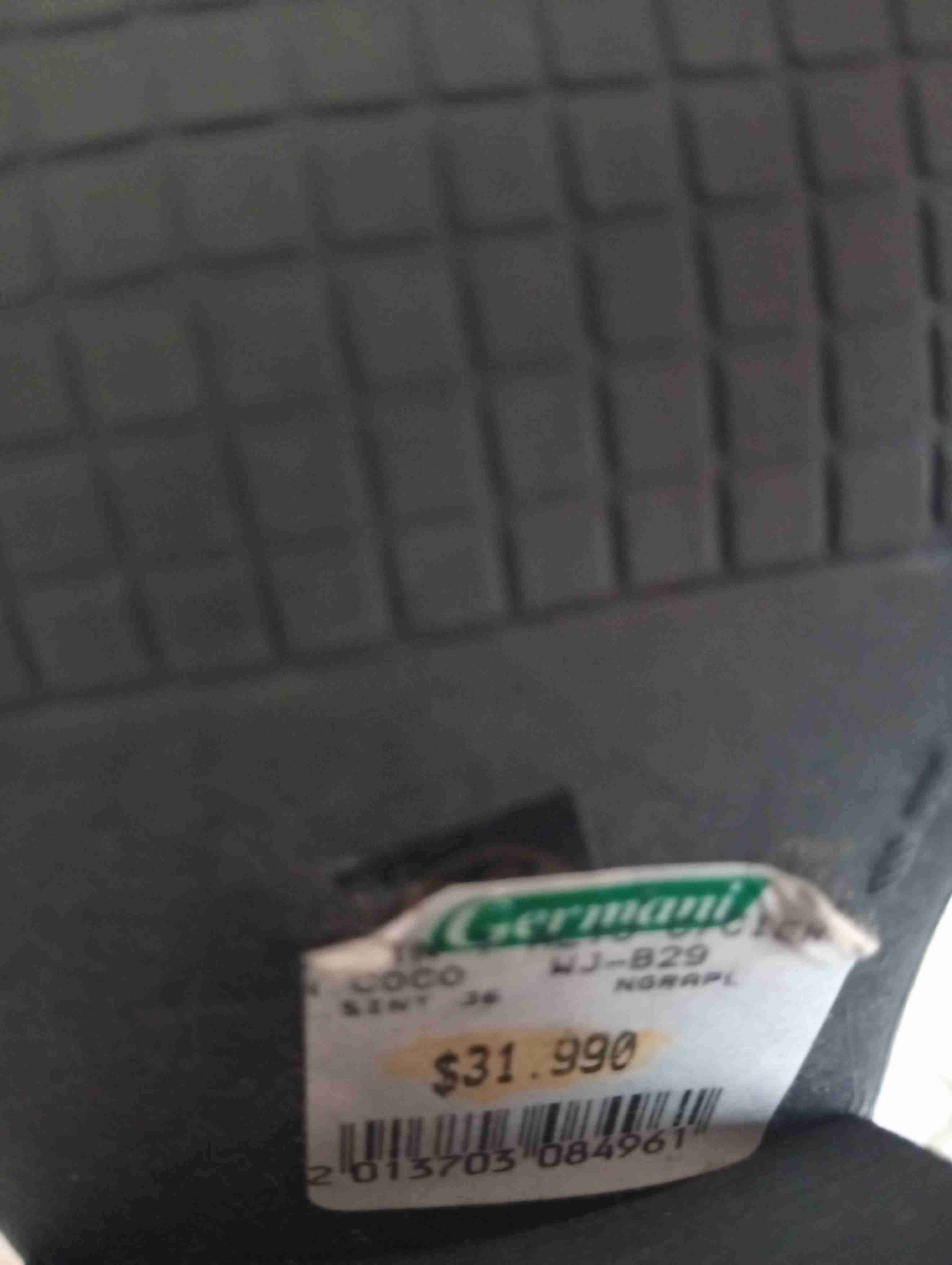 Botines negros con detalles metálicos - miniatura 4