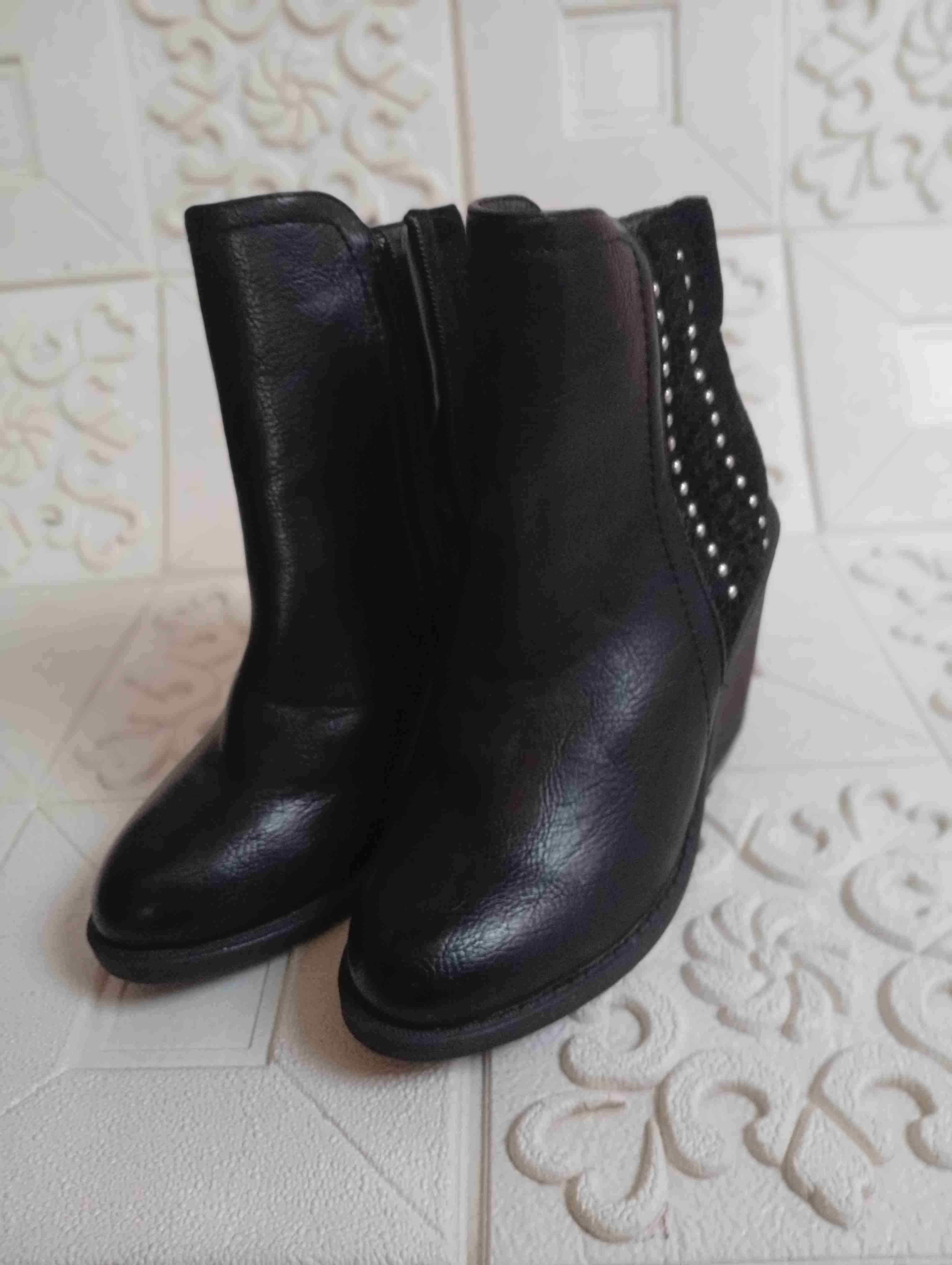 Botines negros con detalles metálicos - miniatura 5