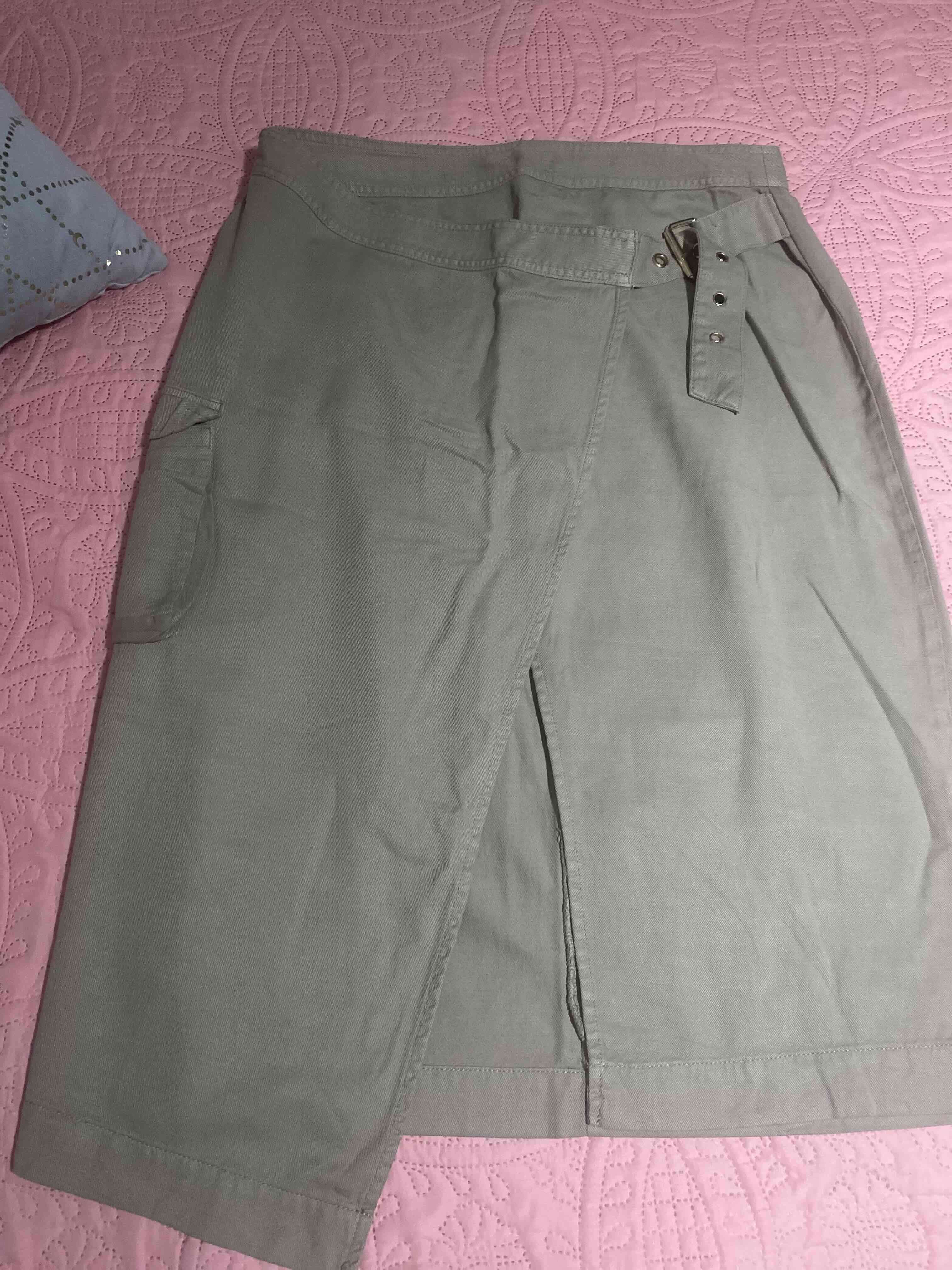 Falda verde  con hebilla - miniatura 1