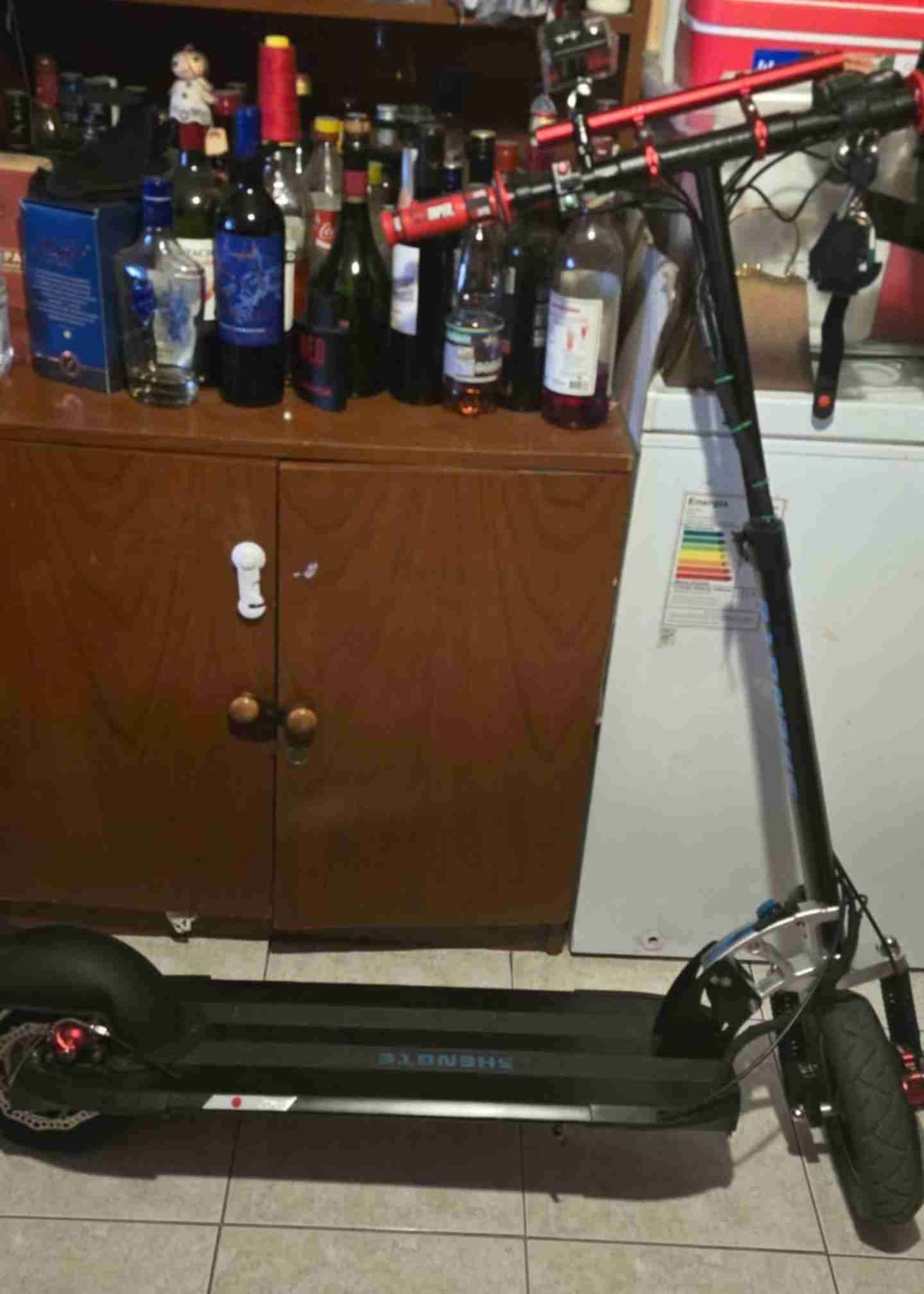 Scooter eléctrico negro - 1