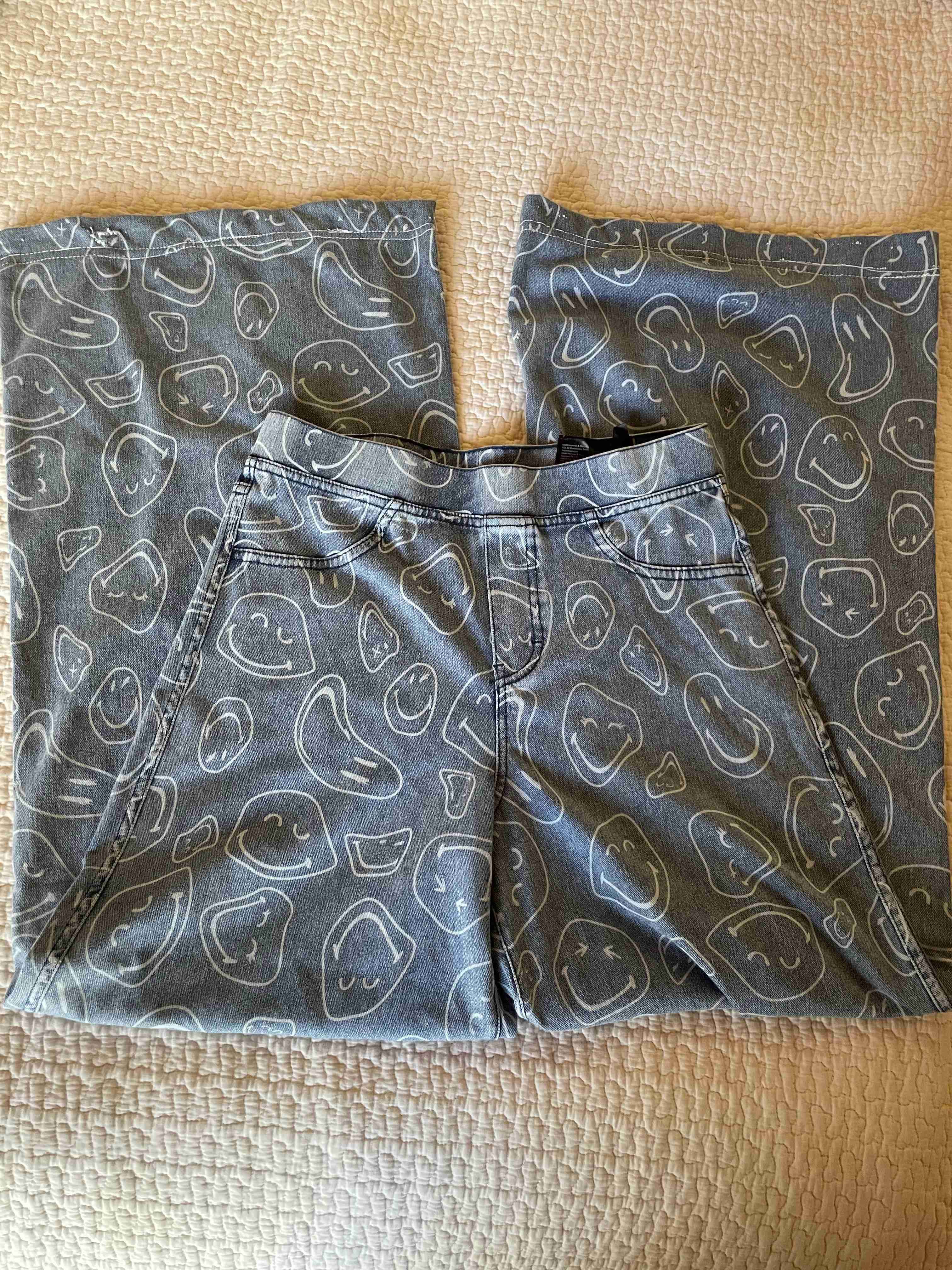 Jeans con diseño de caras - miniatura 2