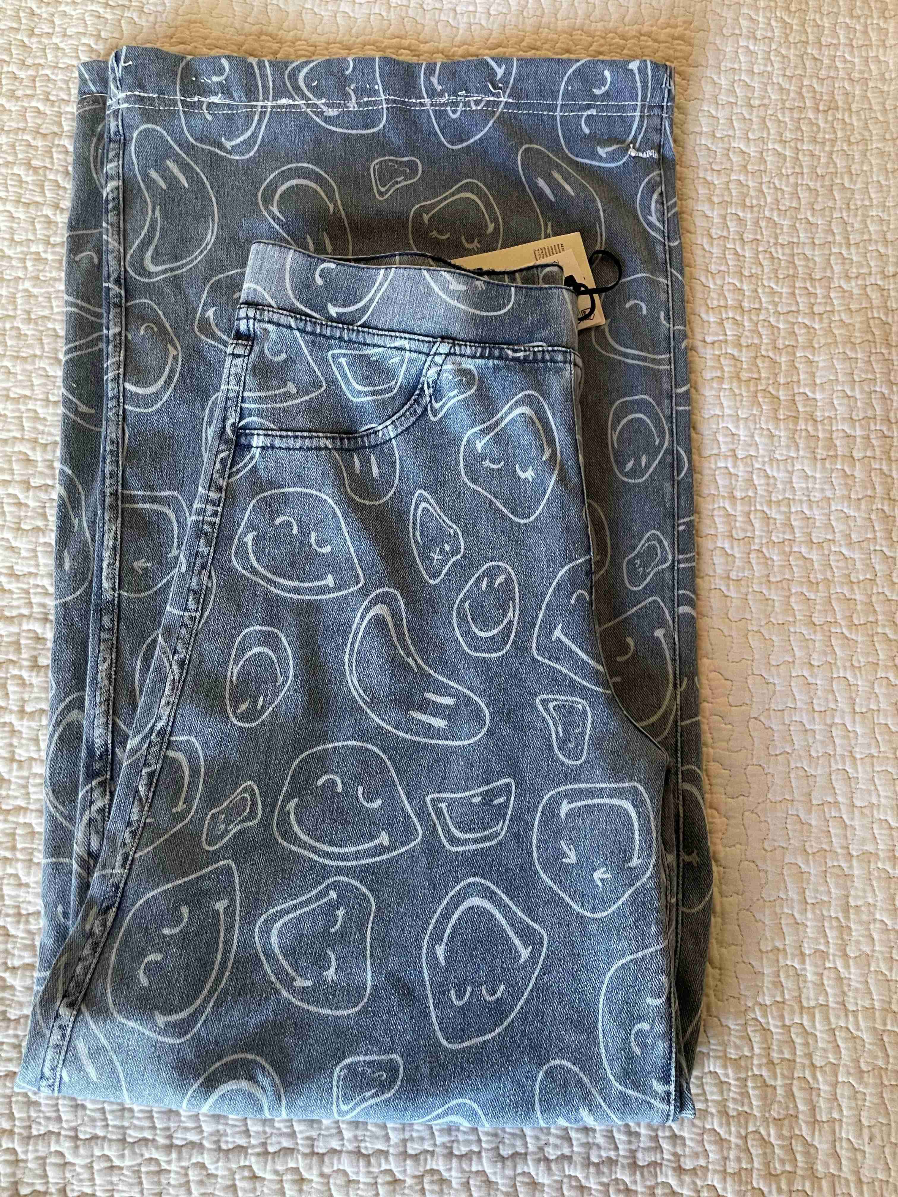 Jeans con diseño de caras - miniatura 3