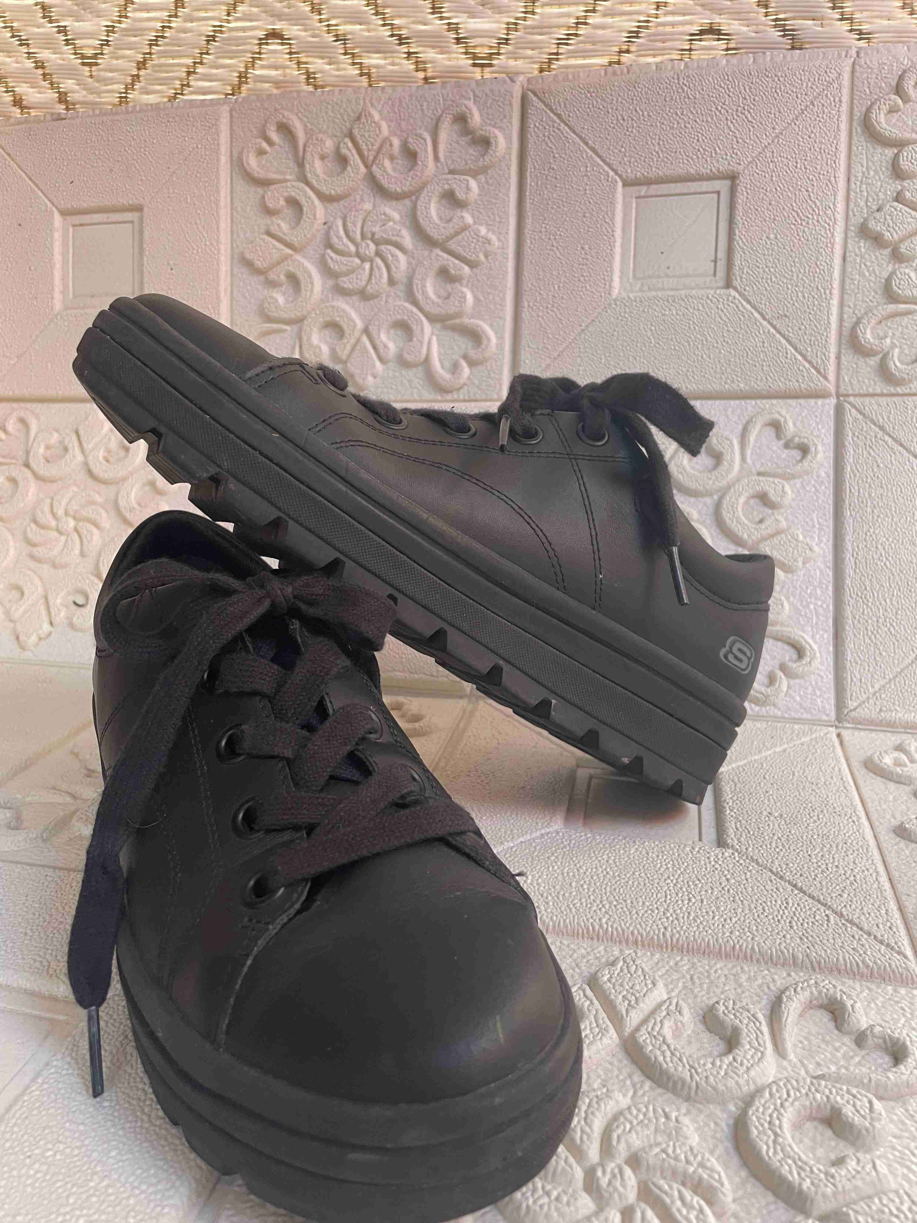 Zapatillas negras deportivas - miniatura 1