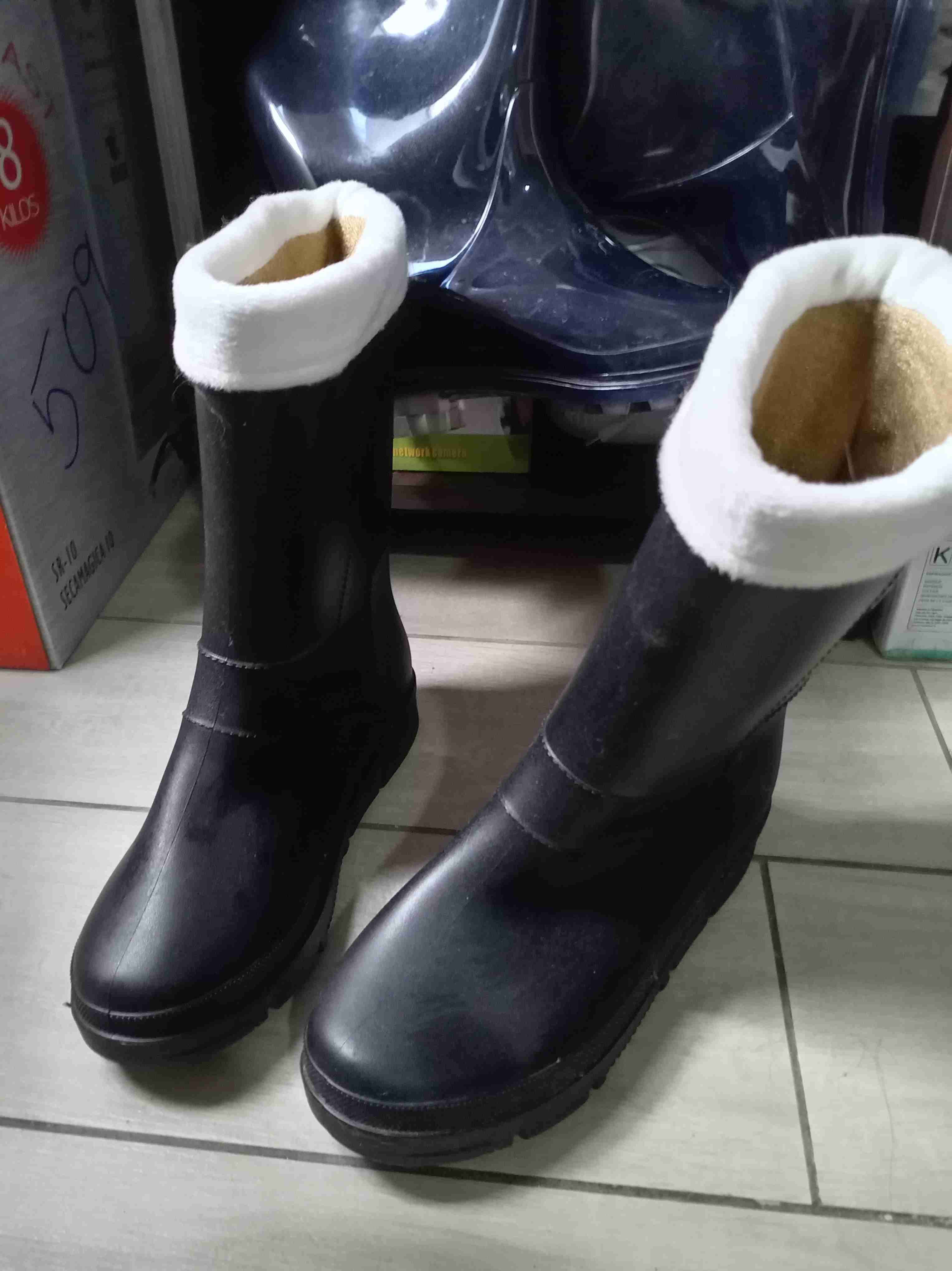 Botas de agua nuevas - miniatura 3