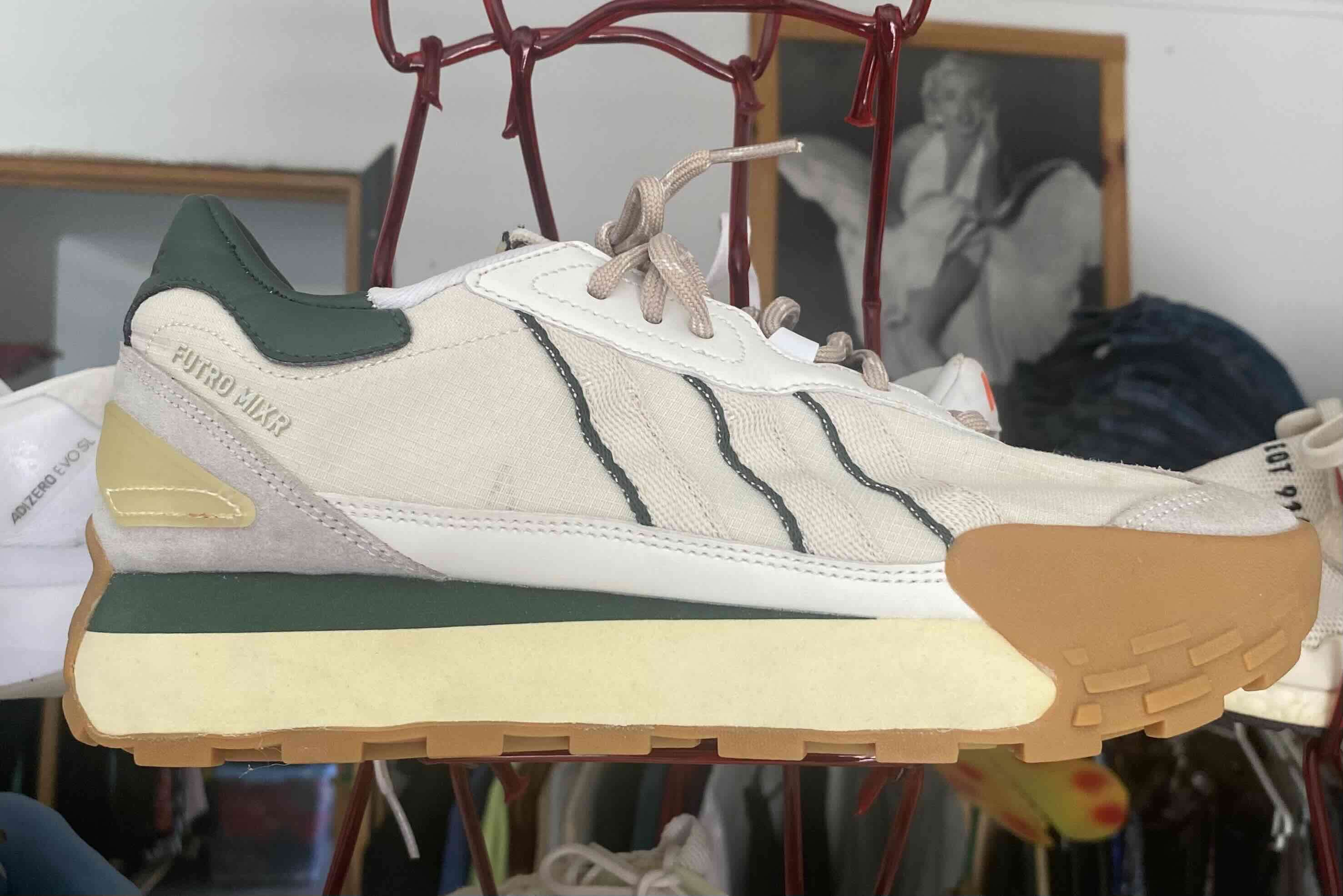 Zapatillas Adidas, deportivas blancas y verdes - 2