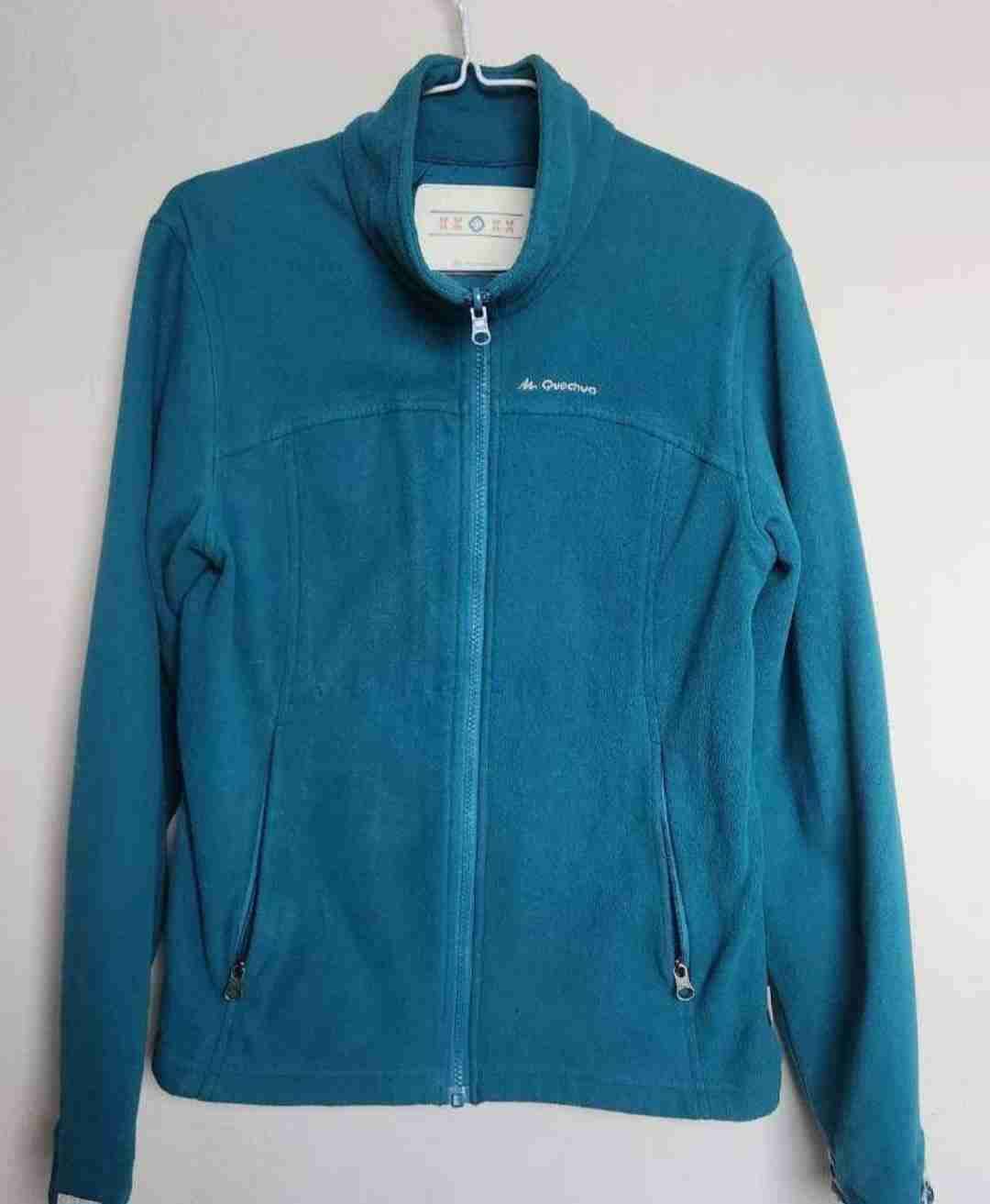 Chaqueta blanca con capucha - miniatura 2