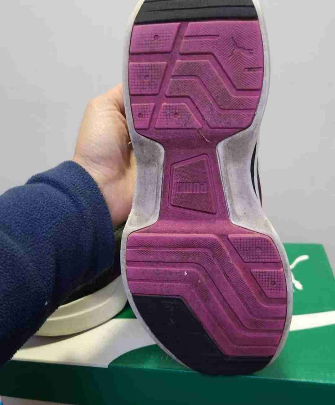 Zapatillas deportiva puma negras y rosadas - miniatura 3