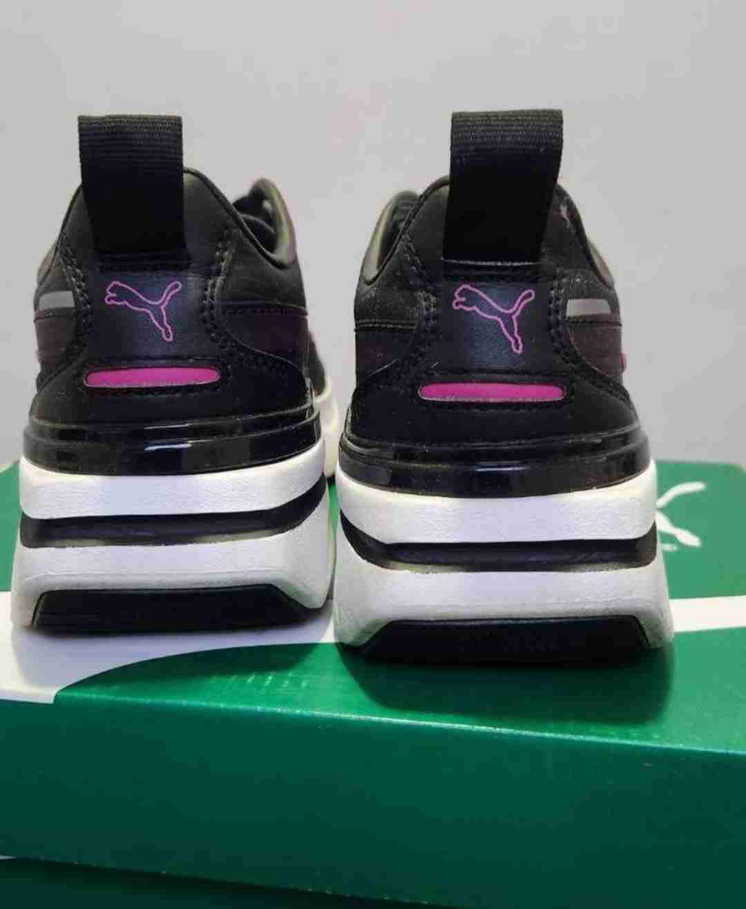 Zapatillas deportiva puma negras y rosadas - miniatura 4