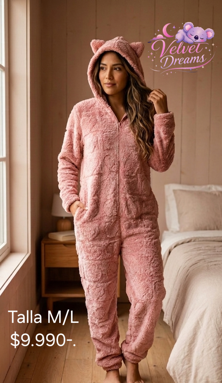 Pijama enterizo rosado con capucha