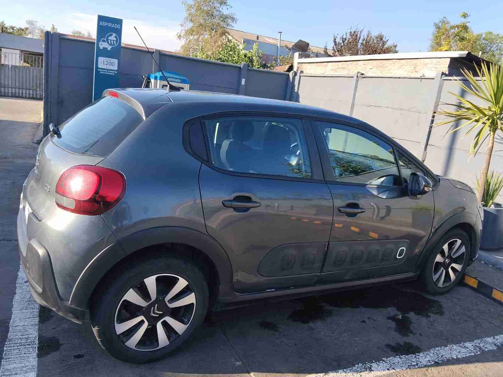 Auto Citroën C3 gris 2017 - 4