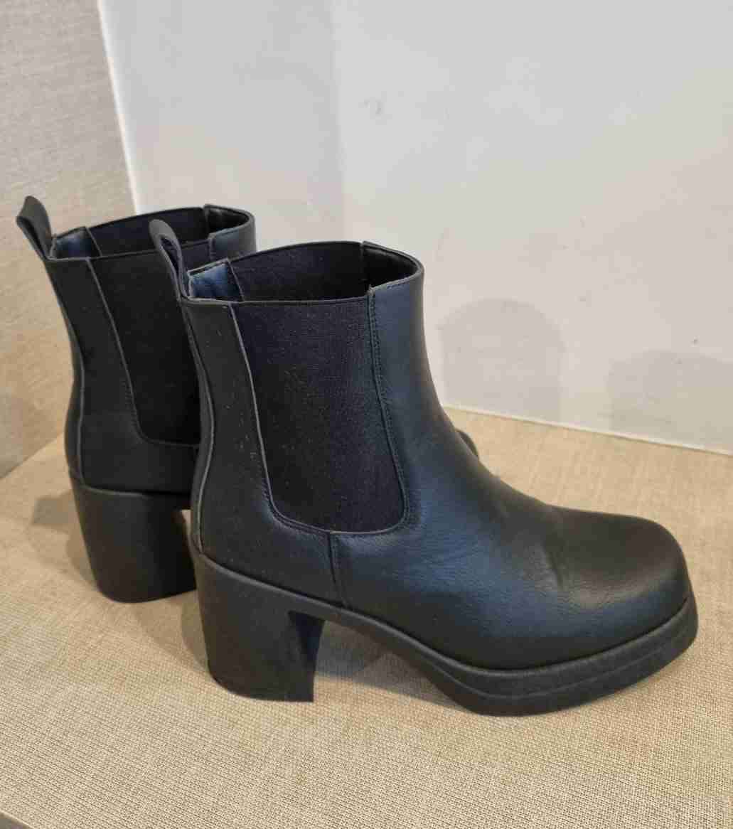 Botines negros de tacón grueso - miniatura 1