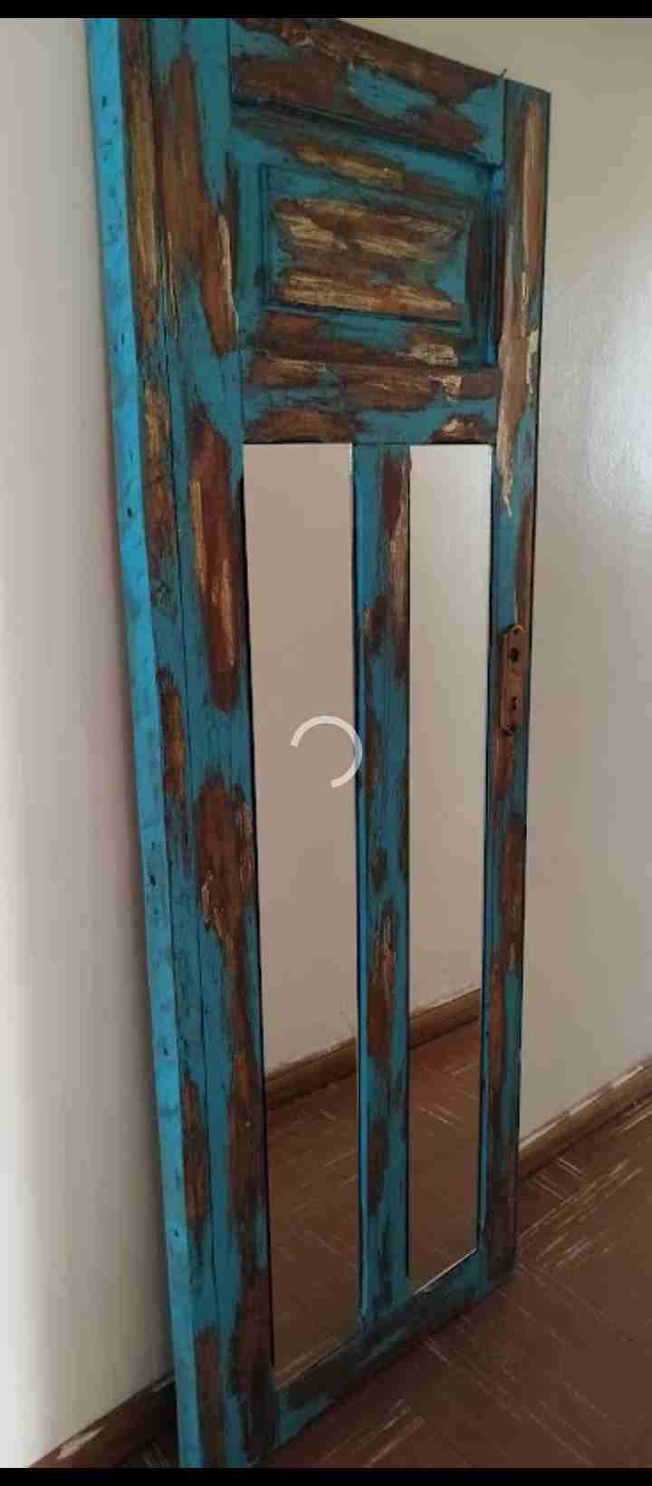 Espejo vintage con marco azul - 1