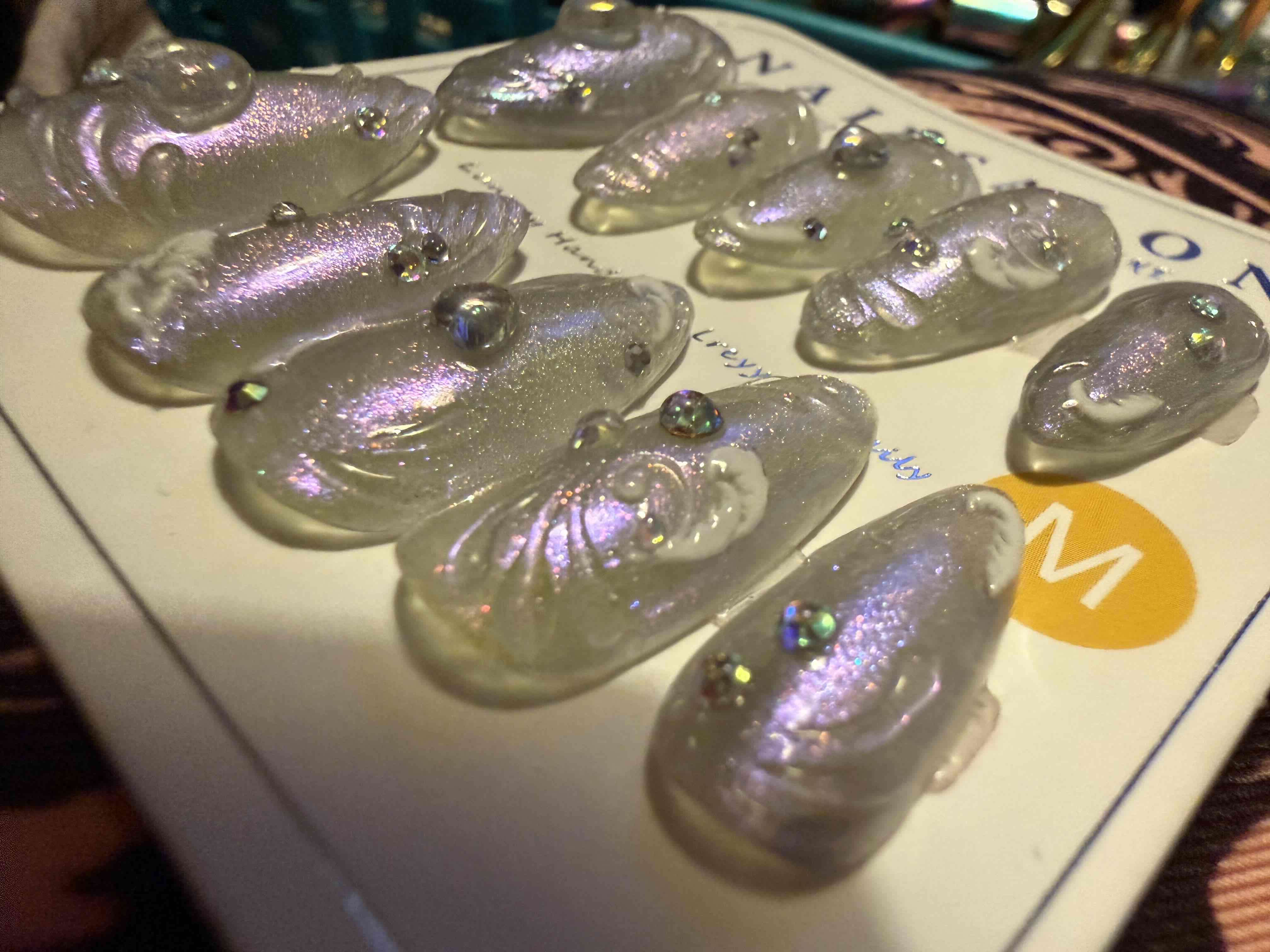 Uñas postizas con detalles brillantes - miniatura 1