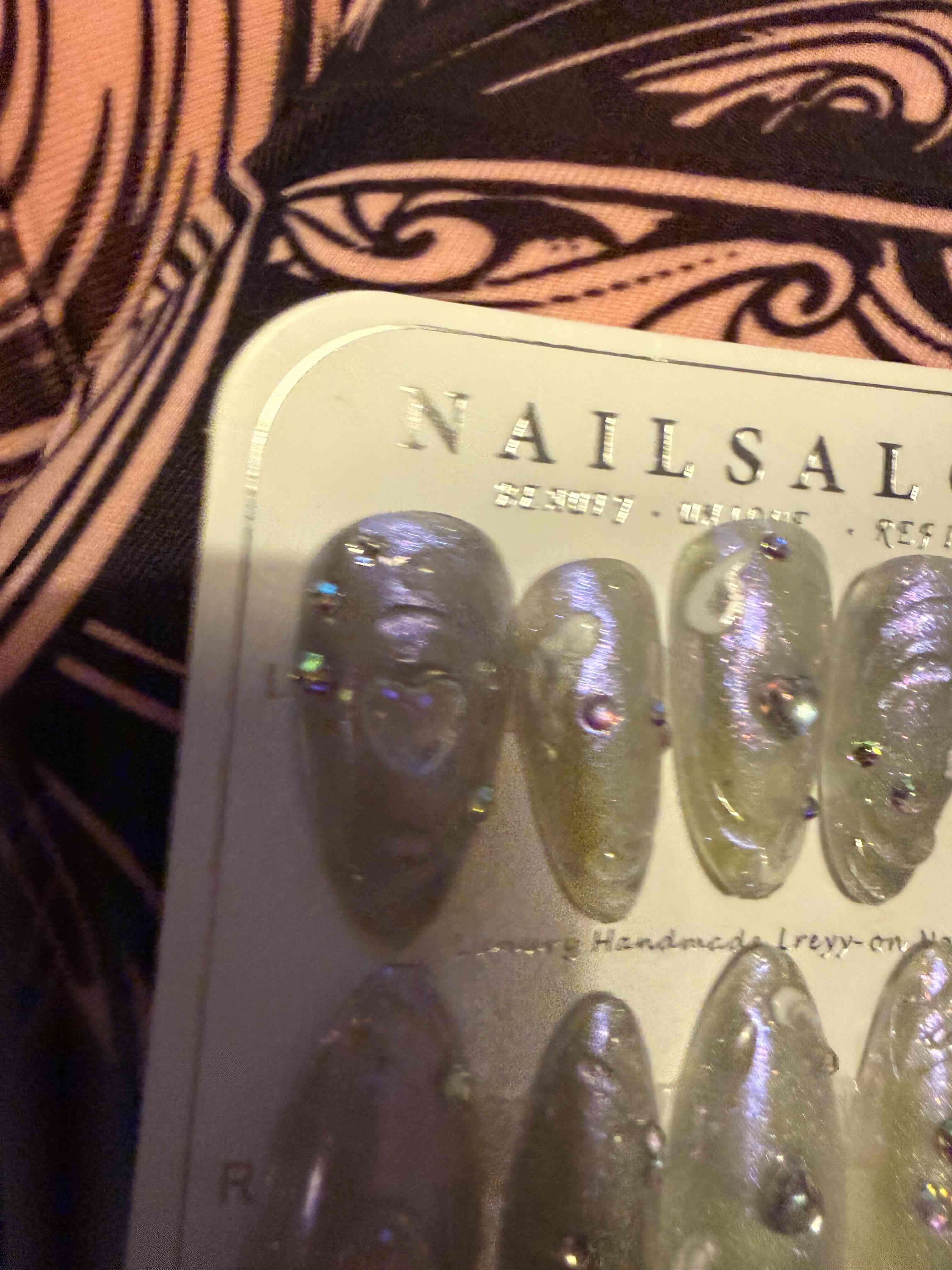 Uñas postizas con detalles brillantes - miniatura 2