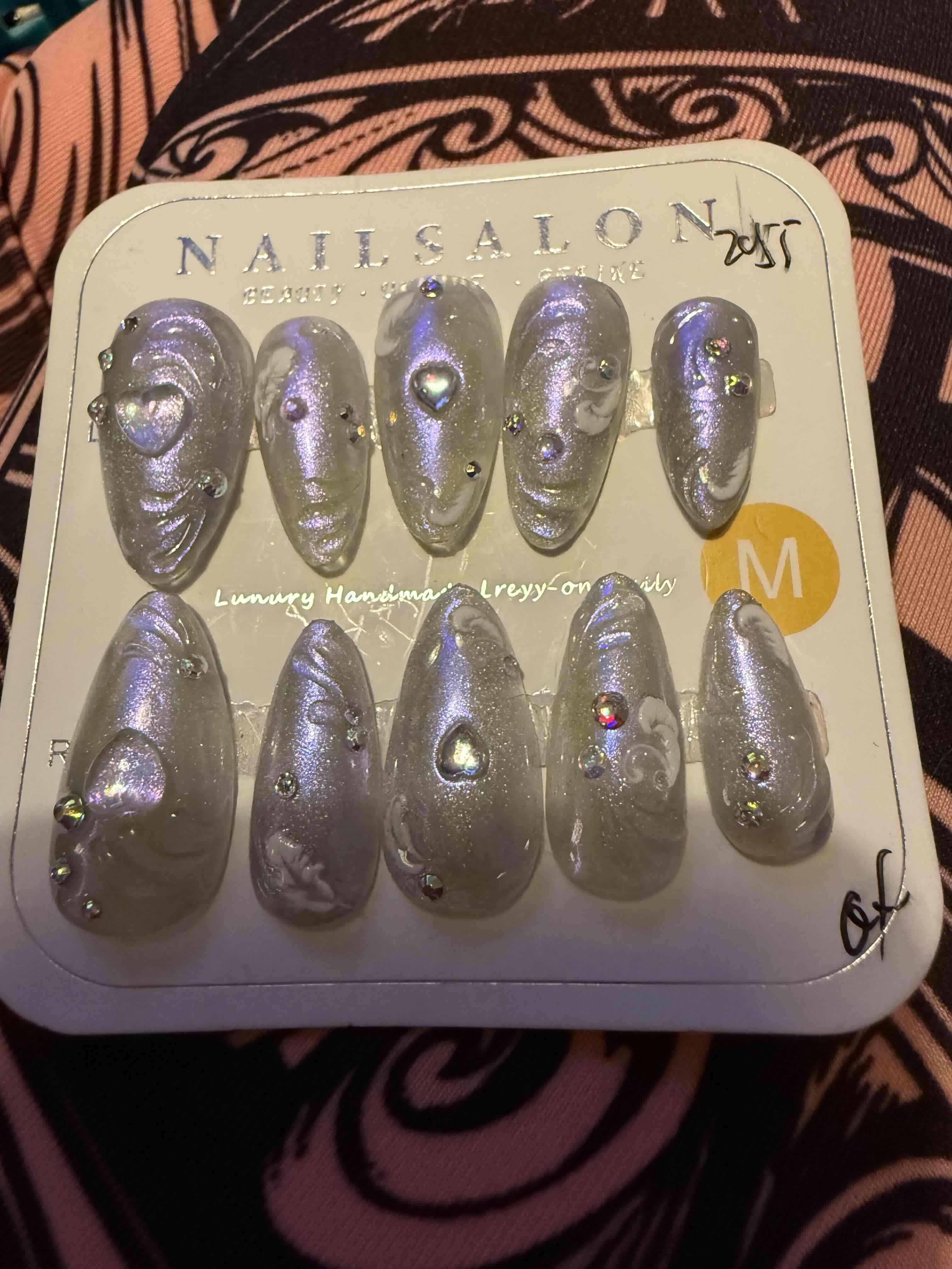 Uñas postizas con detalles brillantes - miniatura 4