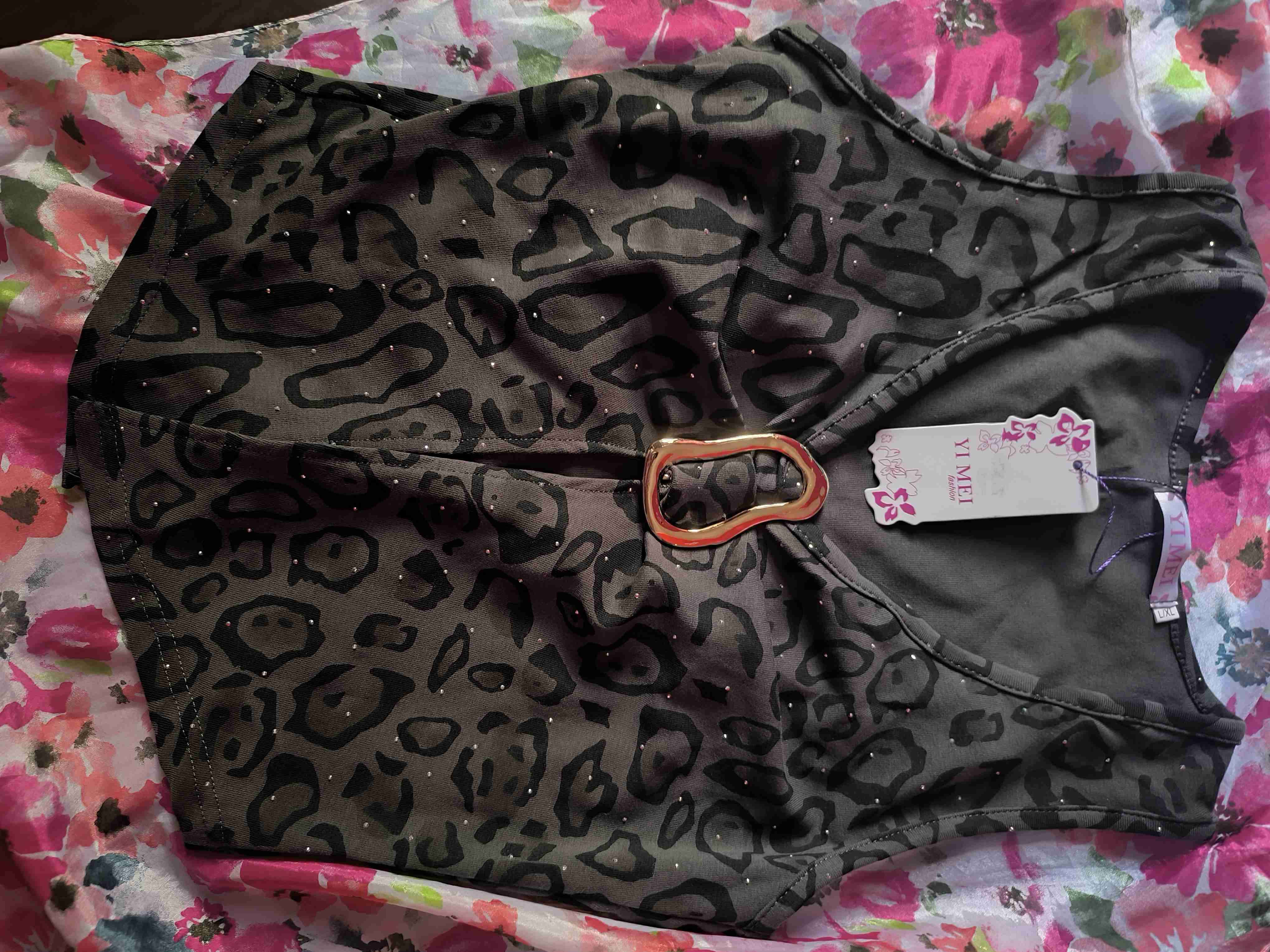 Top negro con estampado de leopardo - miniatura 1