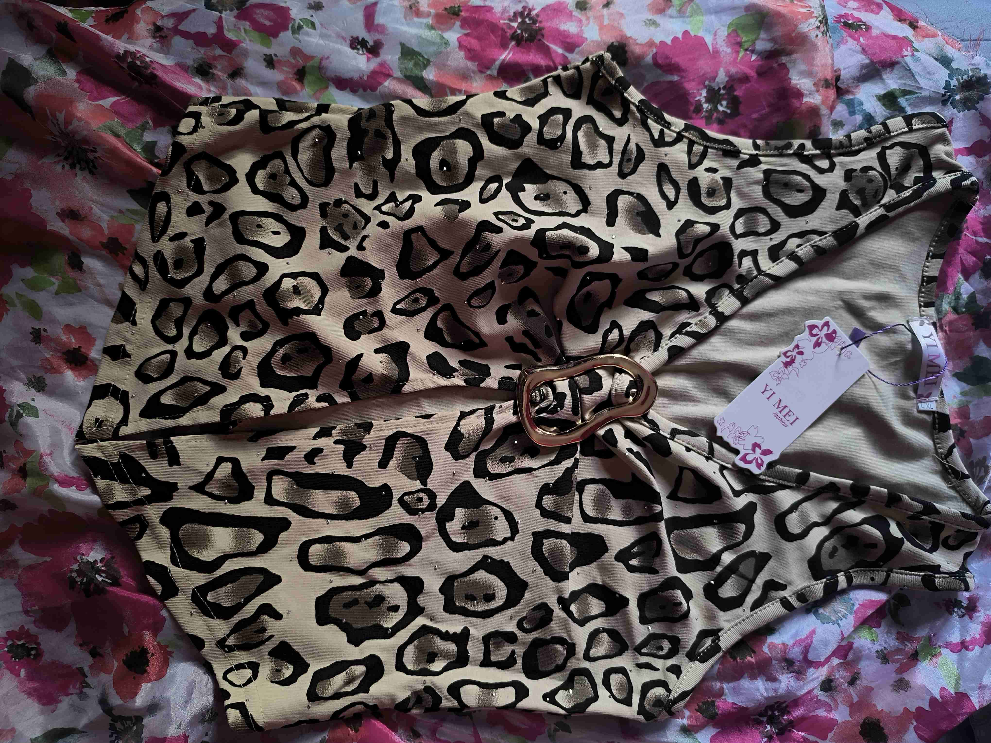 Top negro con estampado de leopardo - miniatura 2