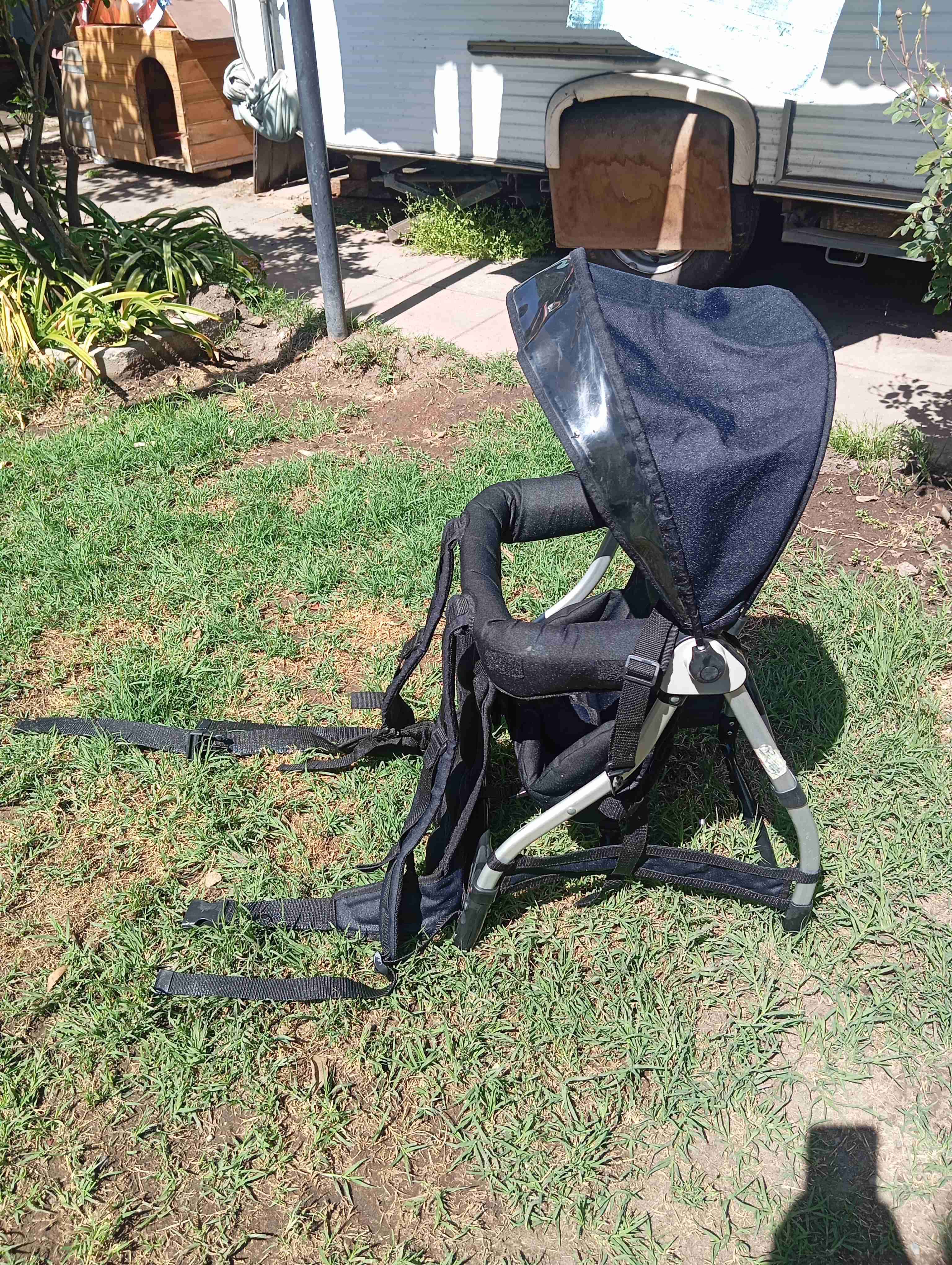 Porta bebé Trekinn negro - miniatura 2