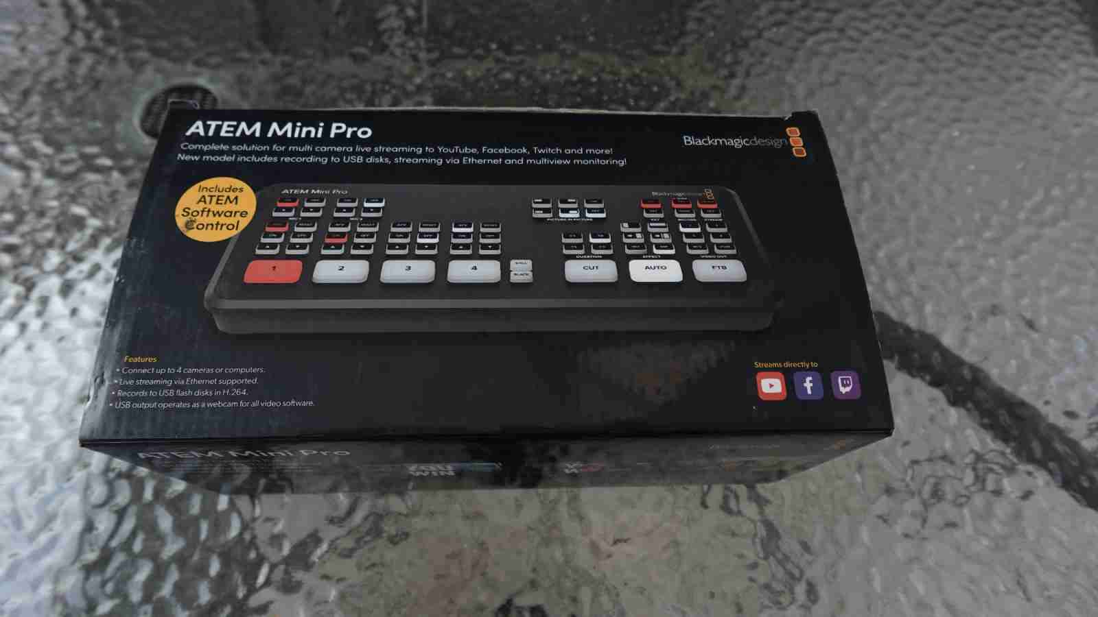 Switcher de video ATEM Mini Pro - miniatura 1