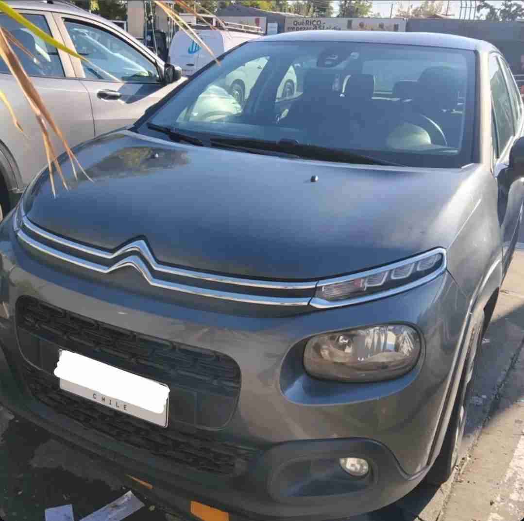 Auto Citroën C3 gris 2017 - 1