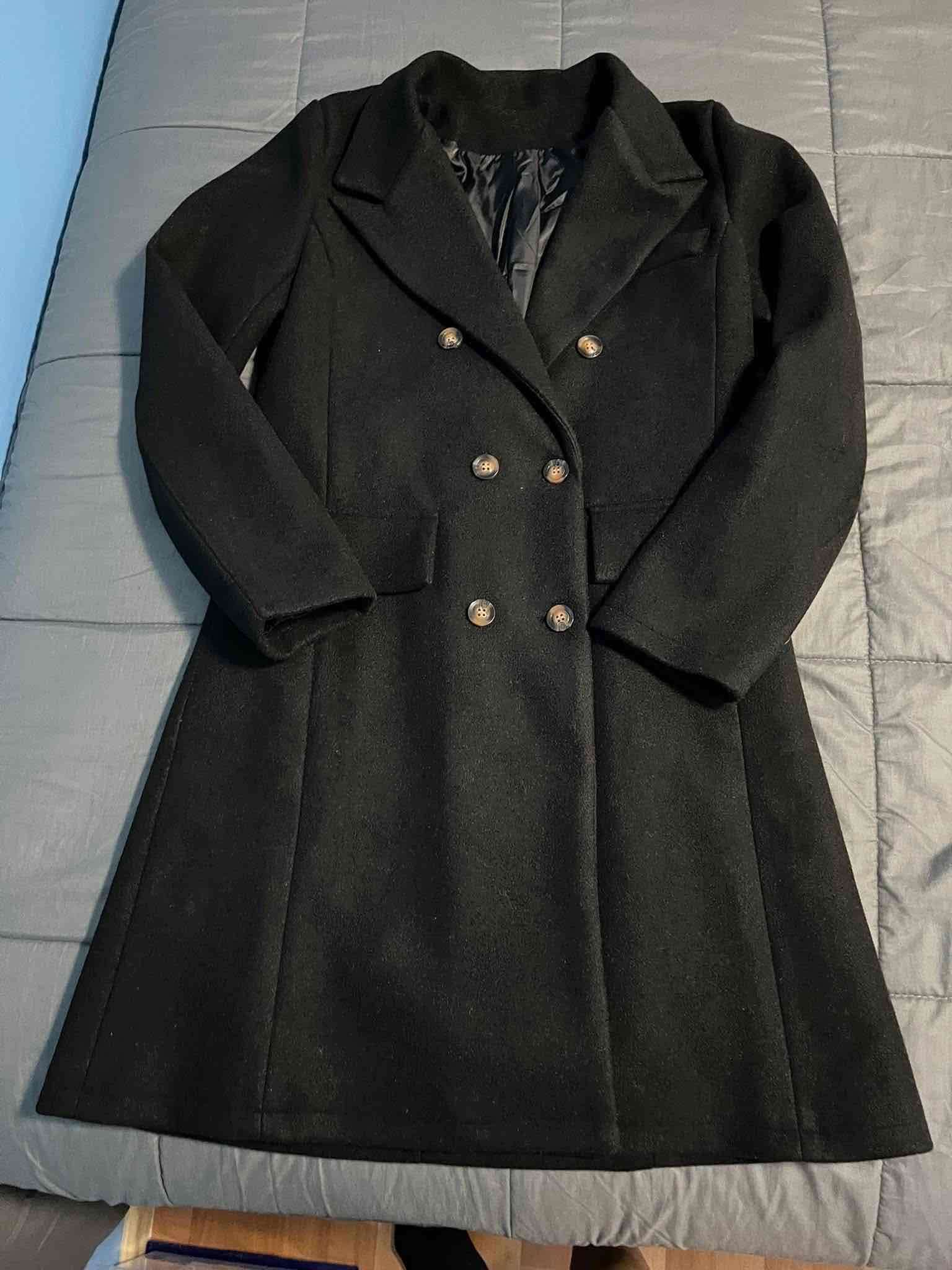 Abrigo negro elegante - miniatura 2